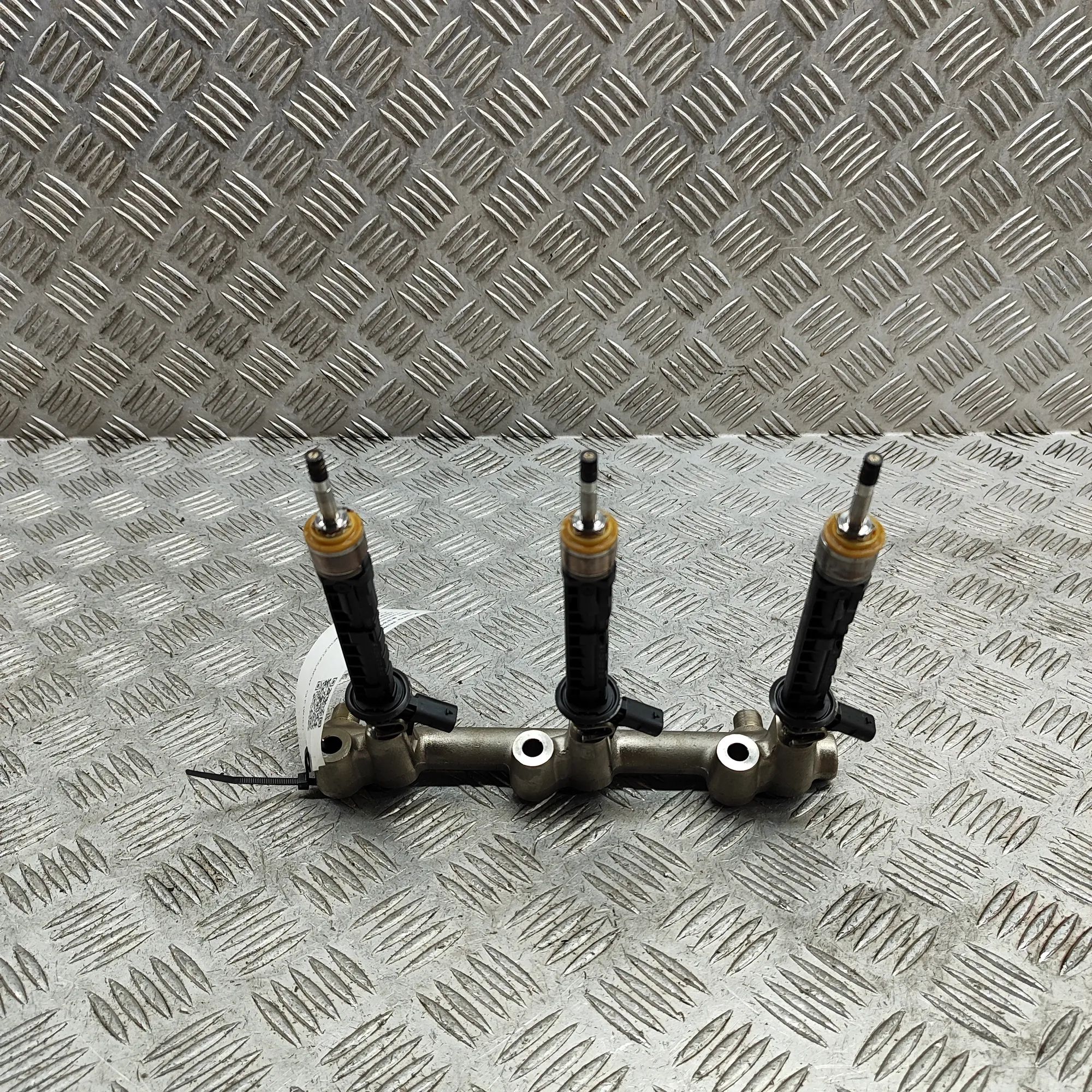 Mercedes-Benz GLE (W167) Fuel Rail A2540701500, A2560703600, A2560704700 Fuel Rail...