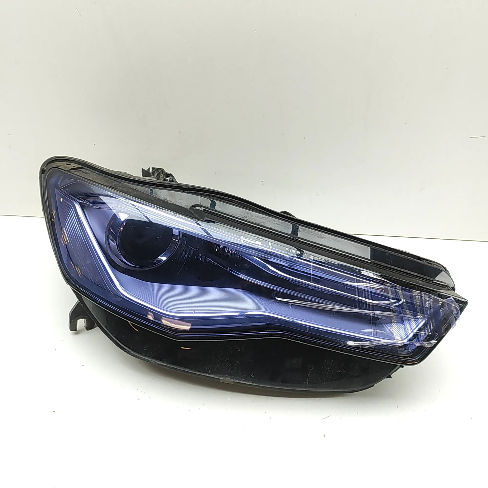 Audi A6 (C7) Front Right Headlight 4G0941006G Front Right Headlight AUDI A6 (4G2, ...