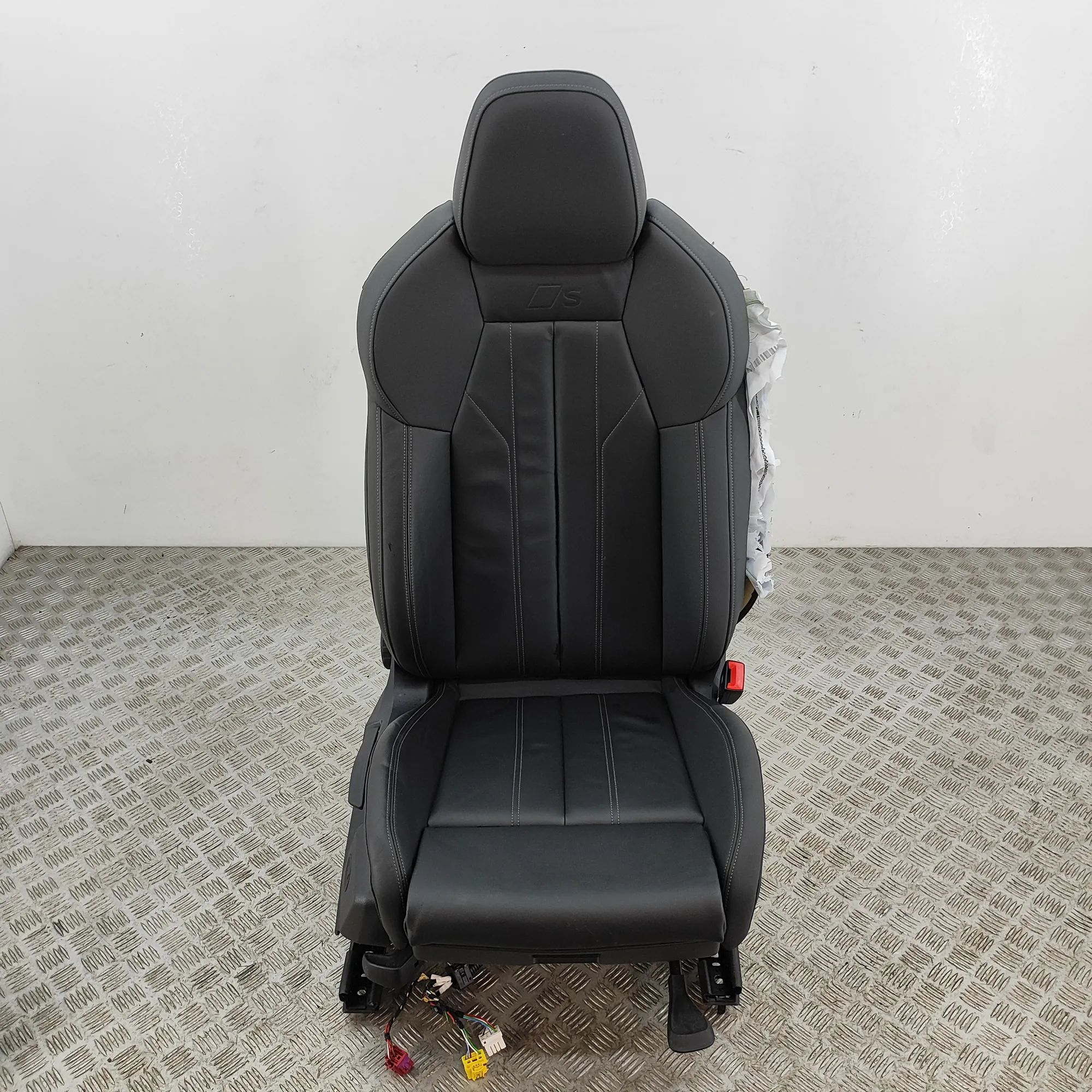 Audi Q5 (GU) Front Right Seat 8MA881106B Front Right Seat AUDI Q5 (GUB) (2025...