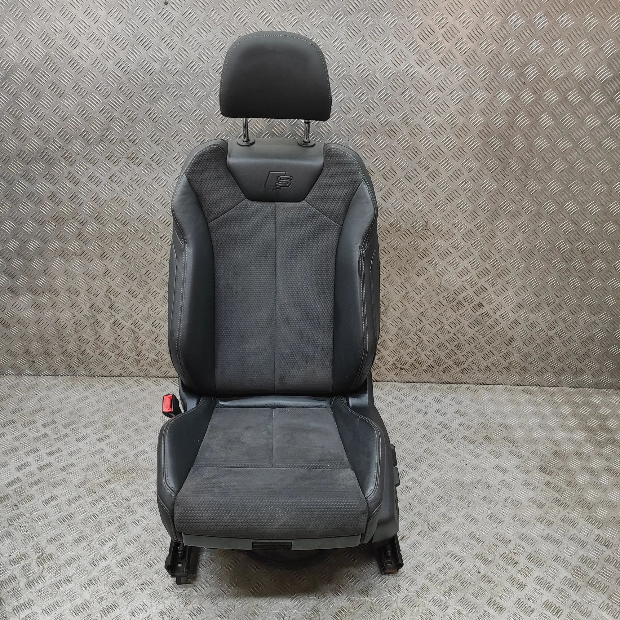 Audi Q3 (F3) Front Left Seat 5QF881105H Front Left Seat AUDI Q3 (F3) (2018-....
