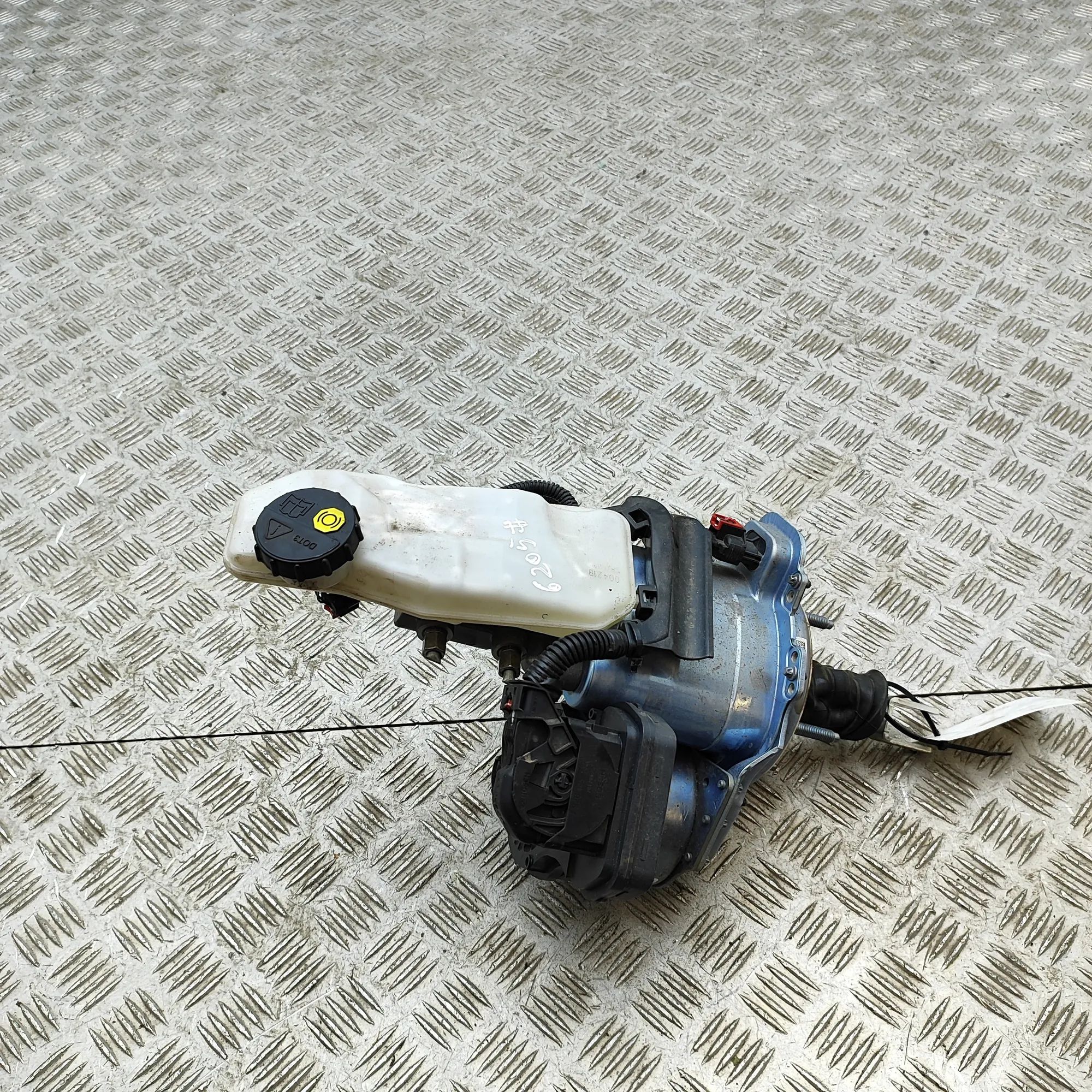 Tesla Model 3 Brake Servo Booster 0204847577, 1044672-00-E Brake Servo Booster TE...