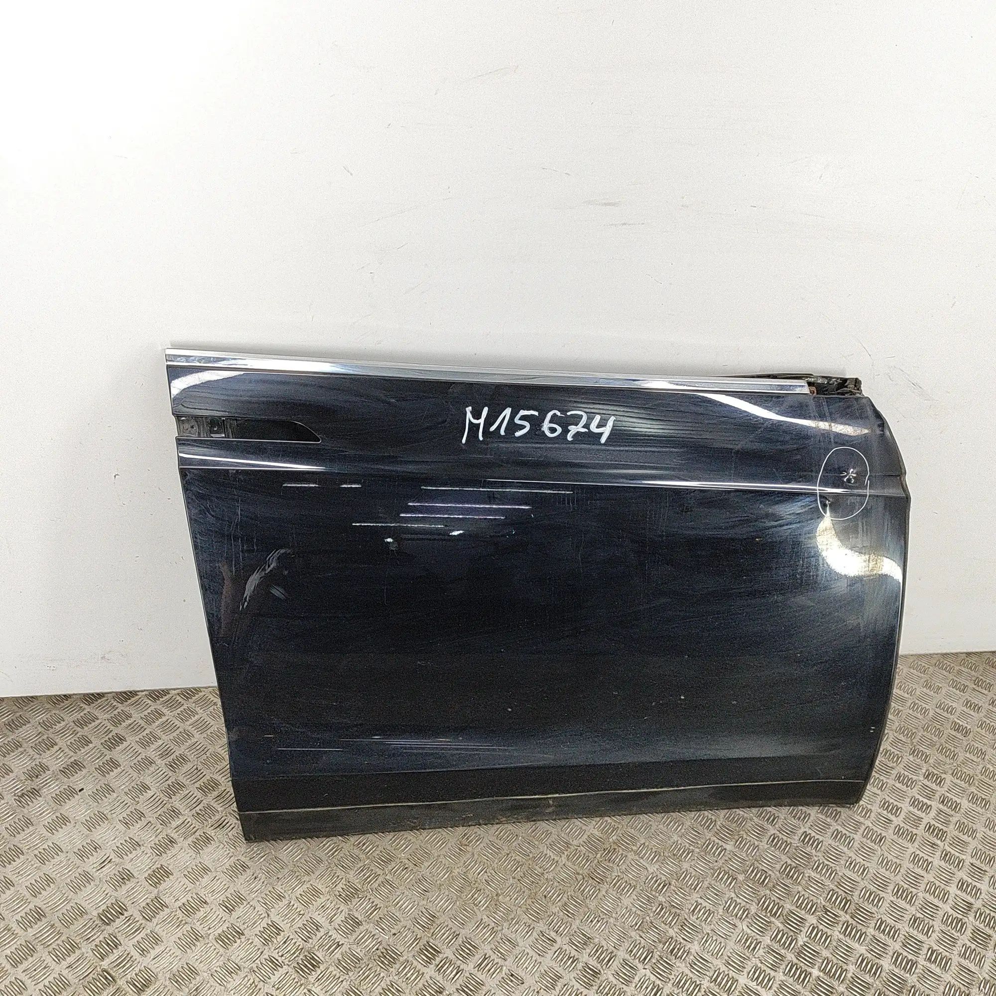 Tesla Model X Front Right Door 1069536-E0-C Front Right Door TESLA MODEL X (20...