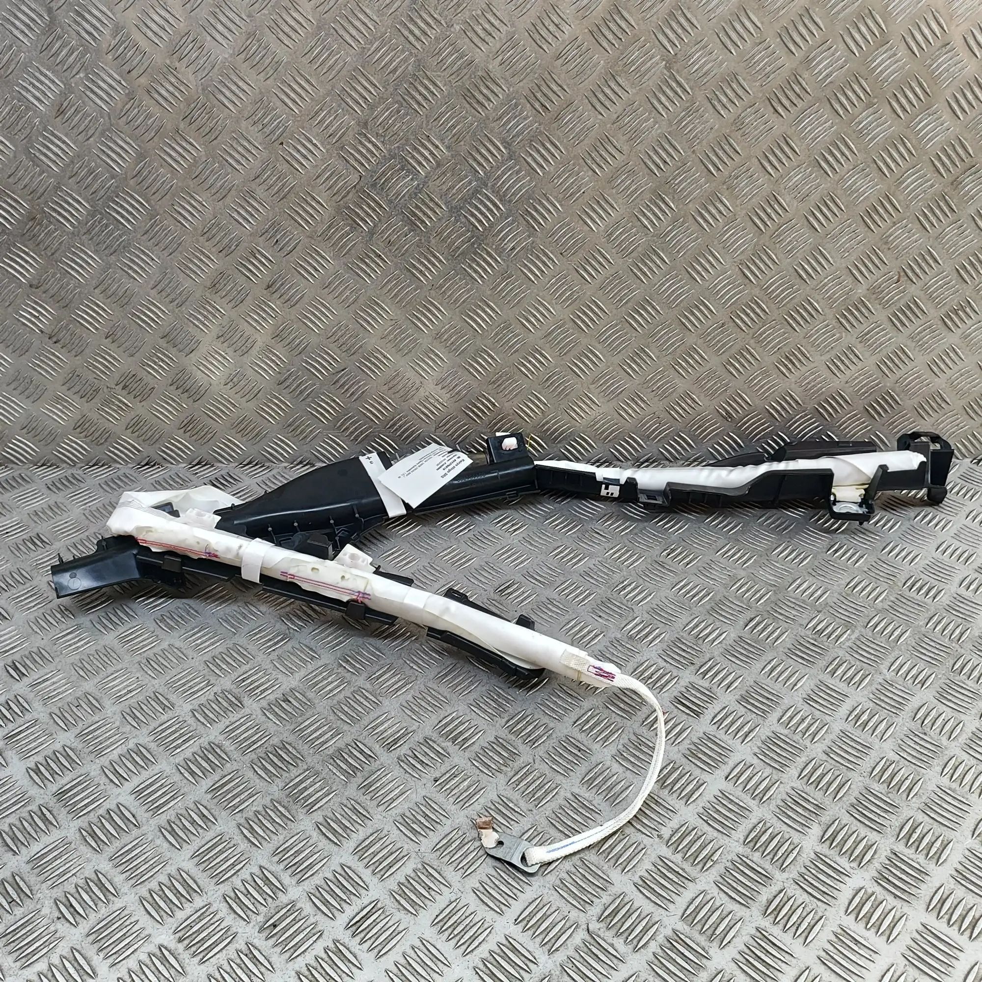 Toyota Yaris Left Side Roof Safety Curtain SRS 62180-0D060 Left Side Roof Safety Curtain SRS T...