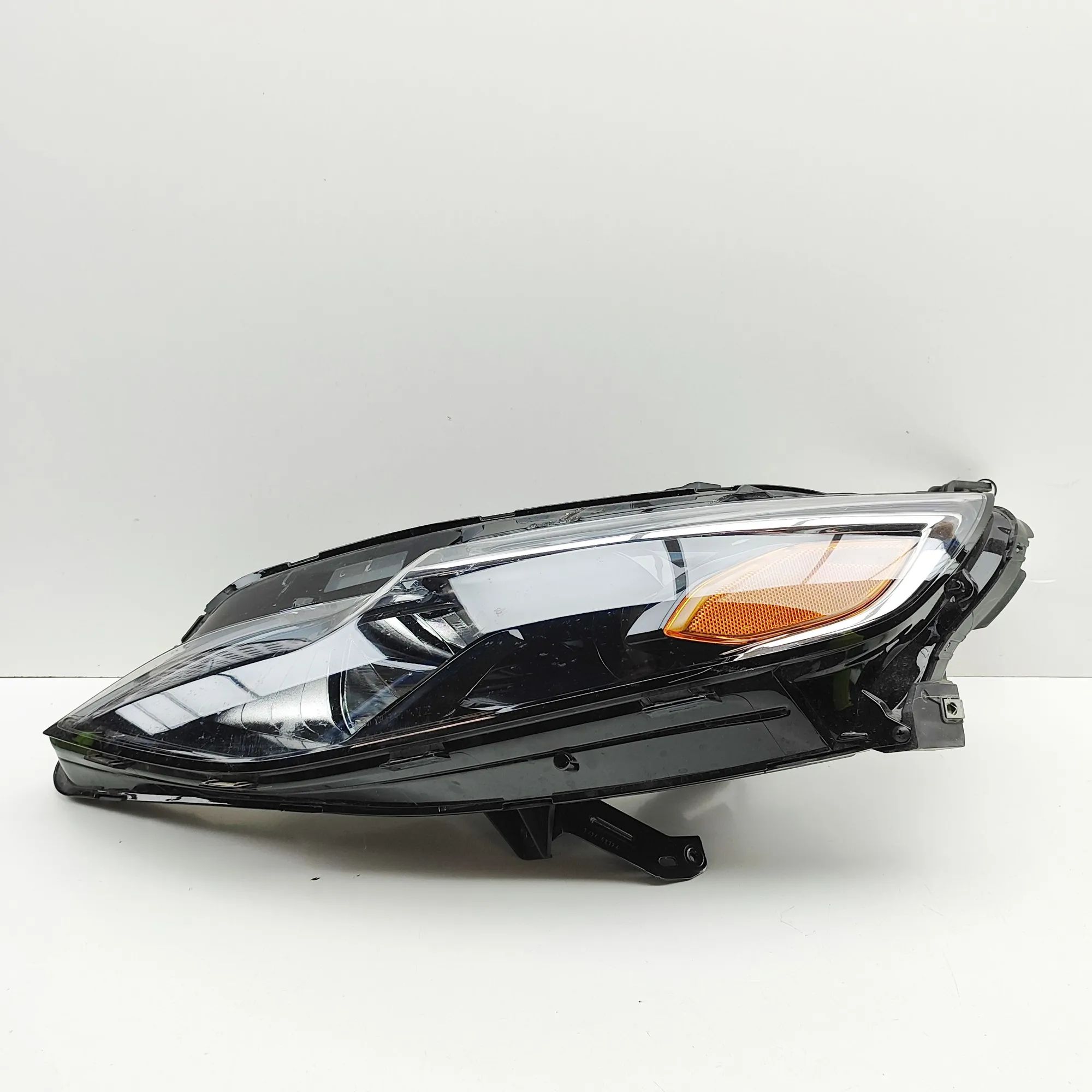 Chevrolet Malibu Front Left Headlight 84680167 Front Left Headlight CHEVROLET MALIBU ...