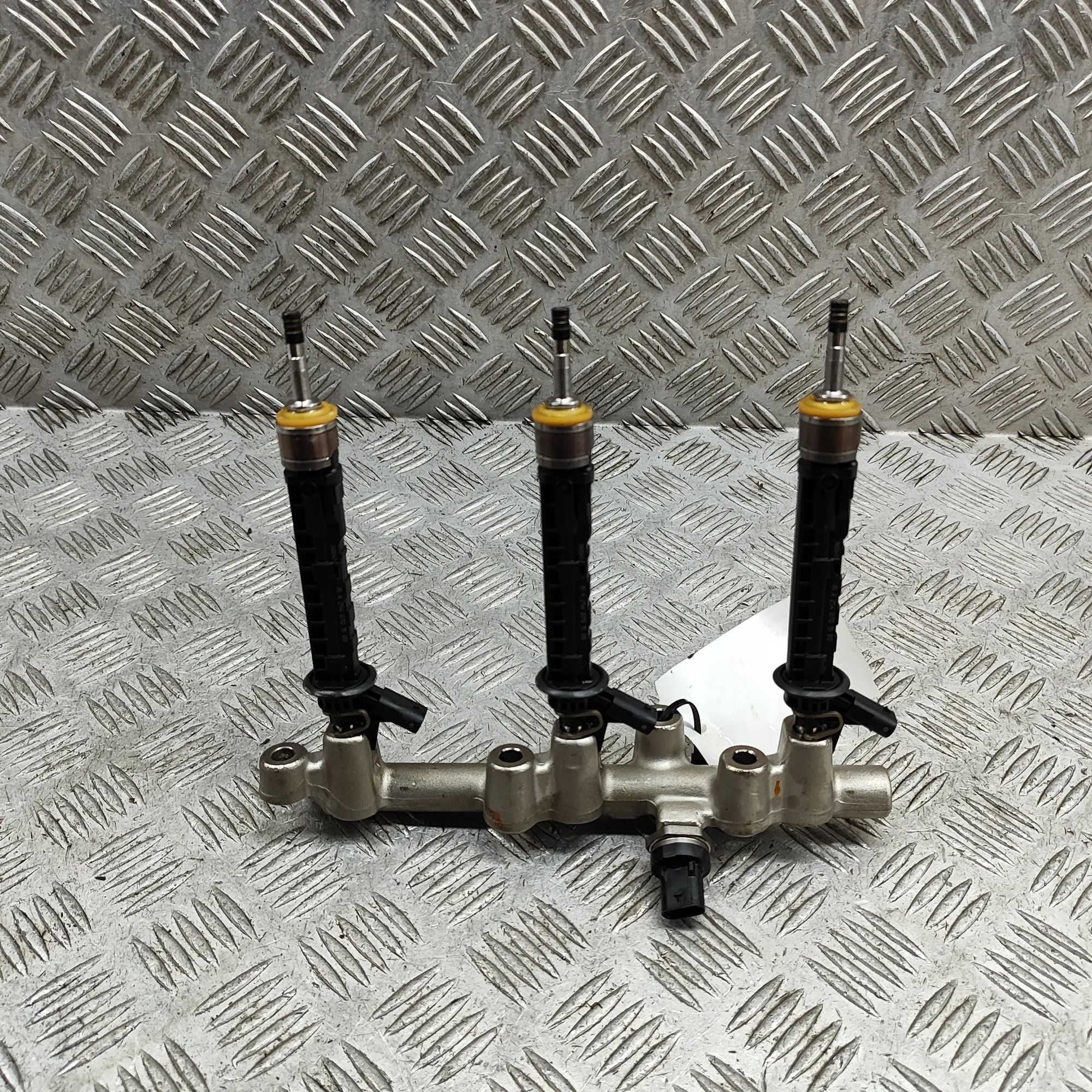 Mercedes-Benz GLE (W167) Fuel Rail A2540701500, A2560706900, A2560706800 Fuel Rail...