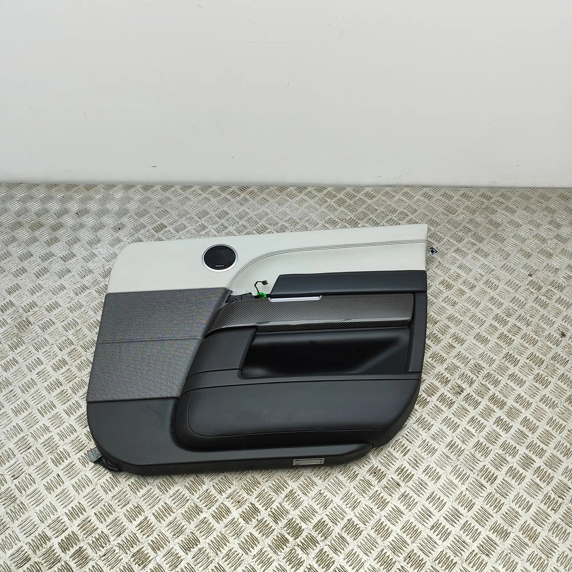 Land Rover Range Rover Sport (L494) Front Right Door Panel CPLA-23712-A, CK52-274W46-A, LR105241 Front Rig...