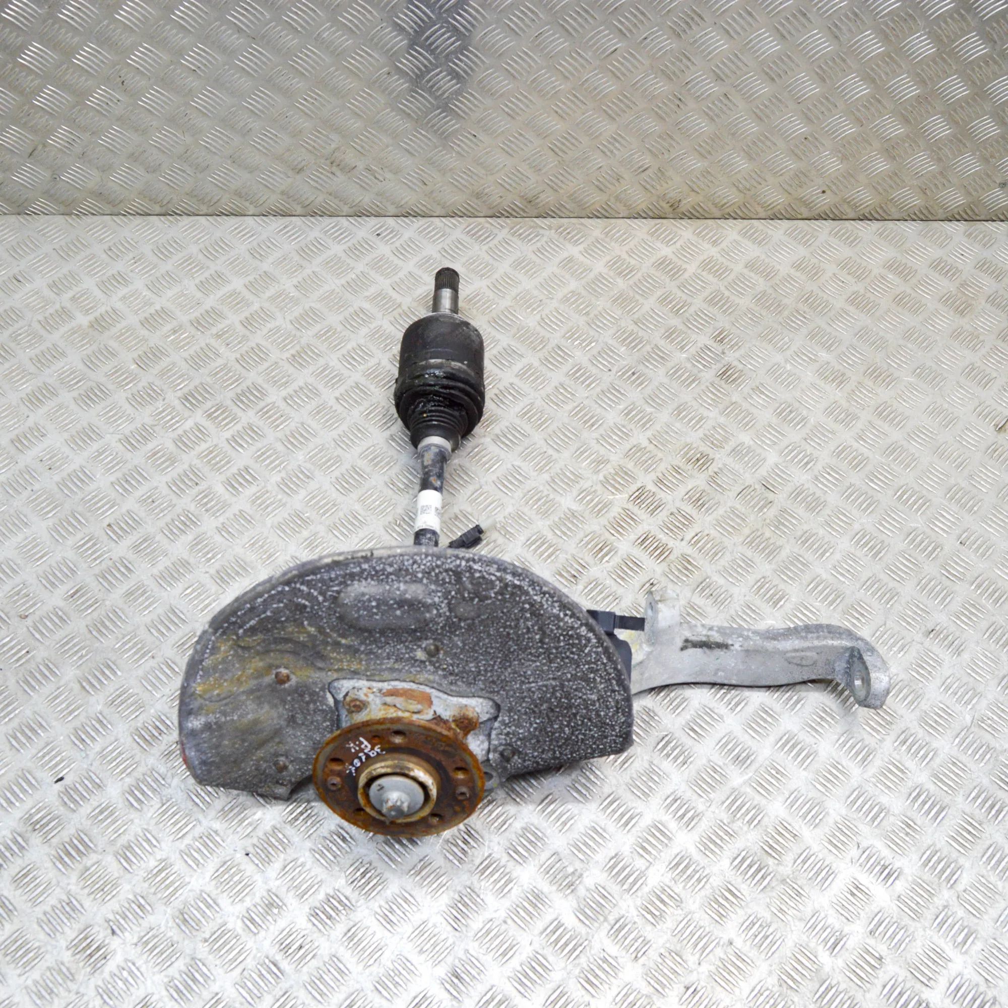 Mercedes-Benz GLS (X167) Front Left Wheel Hub A1673322500, A1673301601 Front Left Wheel Hub M...