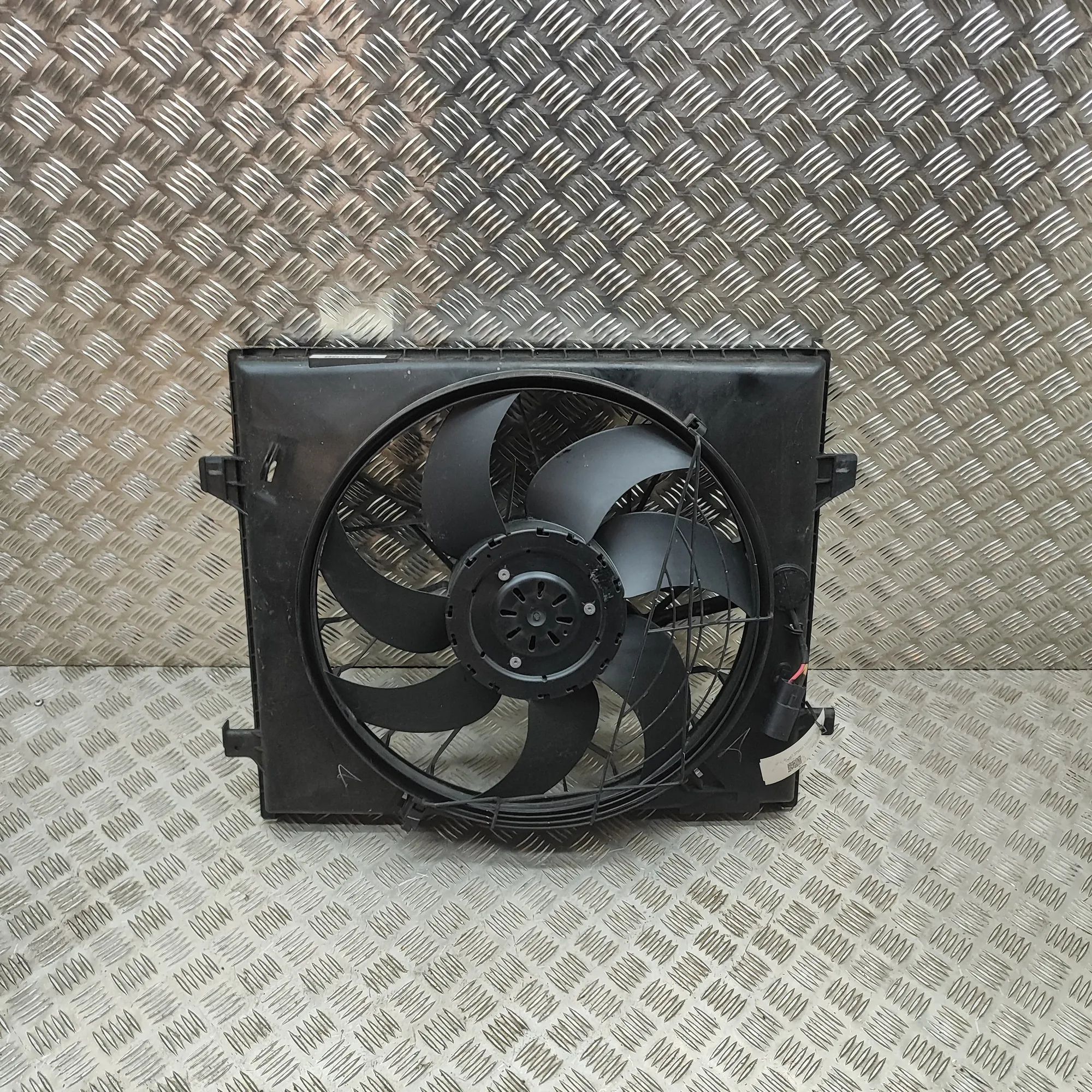 Chrysler Grand Voyager / Town & Country Engine Cooling Fan Shroud 04677769AL, EC138Y19, 05058677AA Engine Cooling...