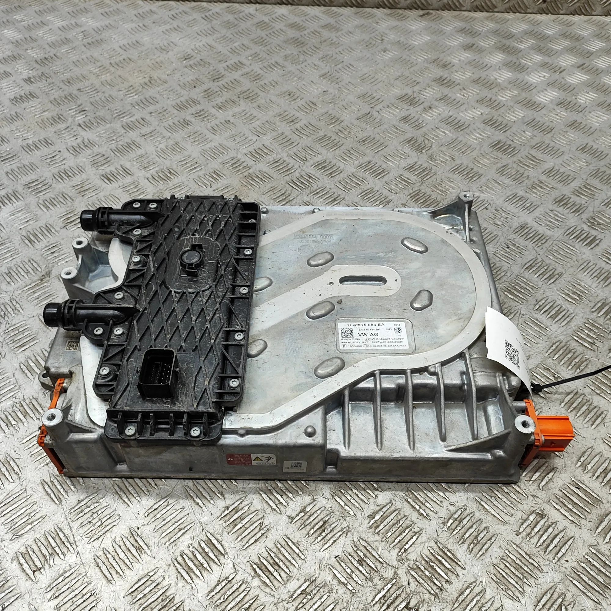 Volkswagen ID.3 Voolukonverter 12v-230v 1EA915684BK, 120410640007, 10A915000, 1EA915684...