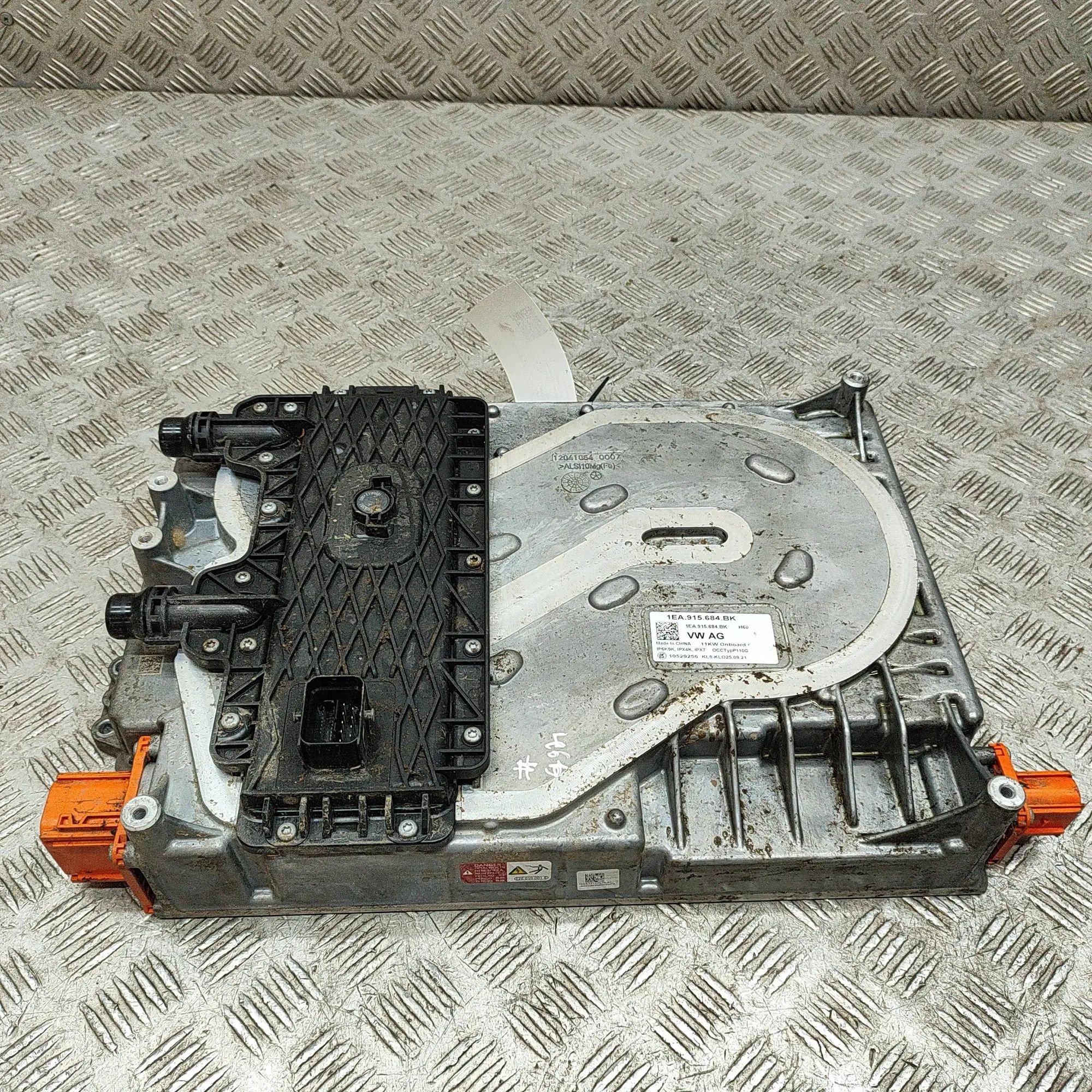 Volkswagen ID.3 Voolukonverter 12v-230v 10A915000, 1EA915684BK Inverter VW ID.3 (E11) (...
