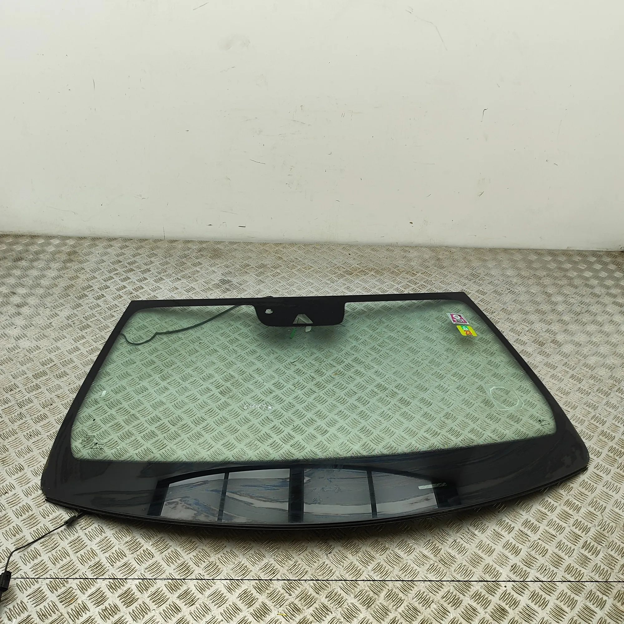 Volvo XC90 Front Windshield 31385972, 31402340, 32244984, 31385970 Front Wi...