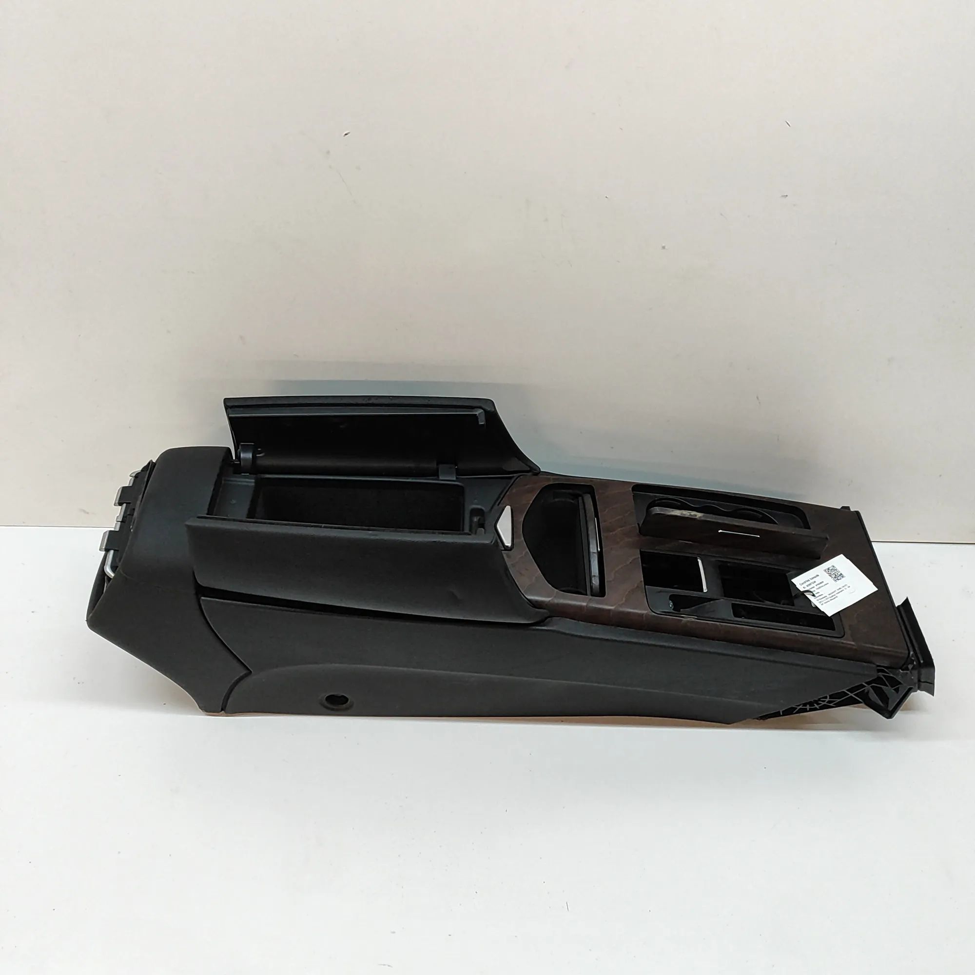 Maserati Ghibli center console 670085464, 673002139 Center Console MASERATI GH...