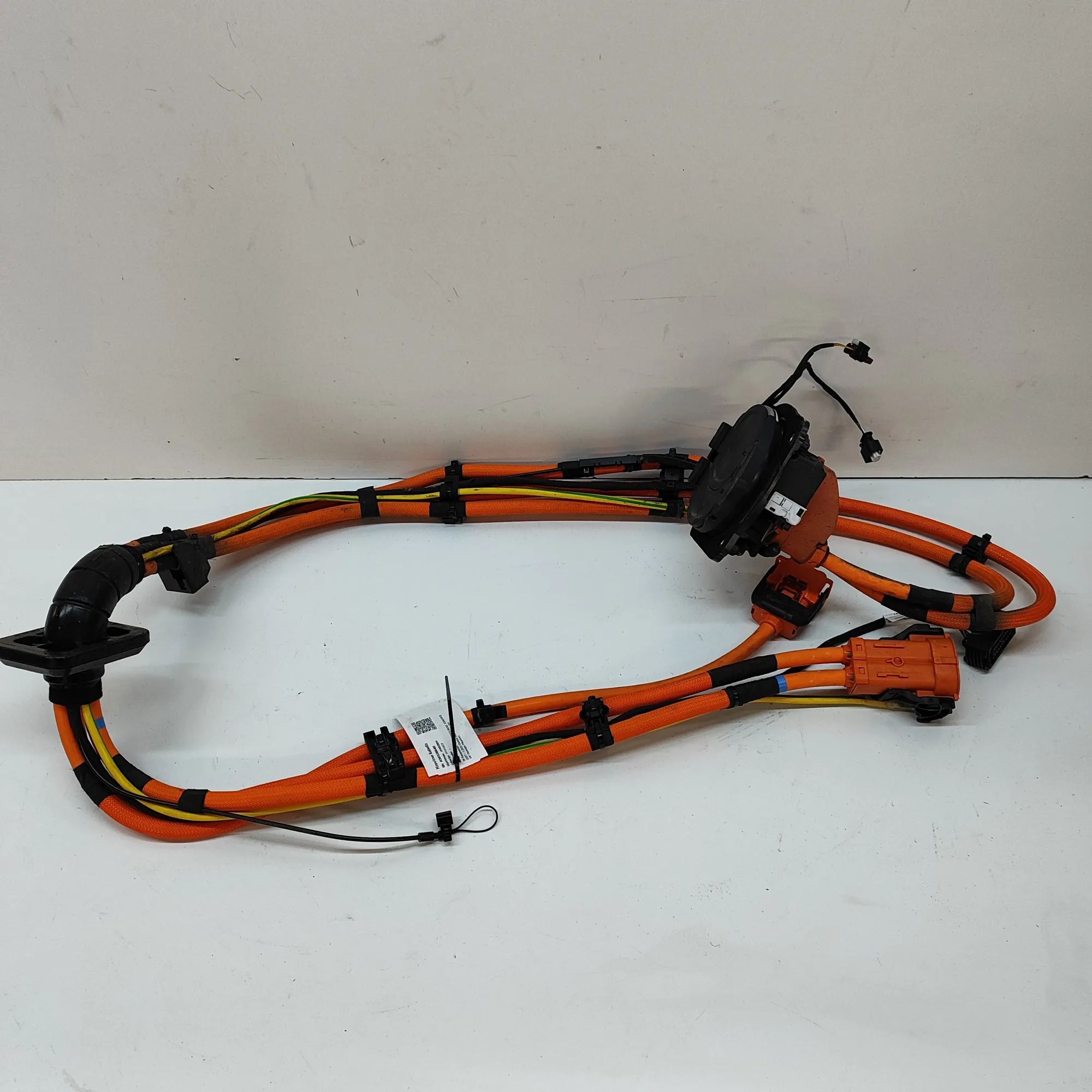 Mercedes-Benz GLA / EQA (H247) Battery Charging Cable A2435406713 Battery Charging Cable MERCEDES-BEN...