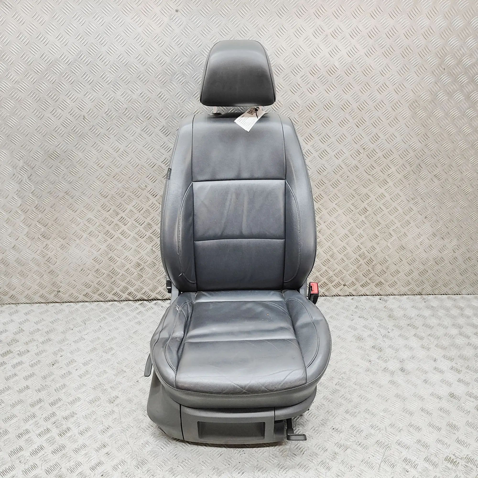 Volkswagen Amarok Front Right Seat 5Z0881105Q Front Right Seat VW AMAROK (2H_, S1B...