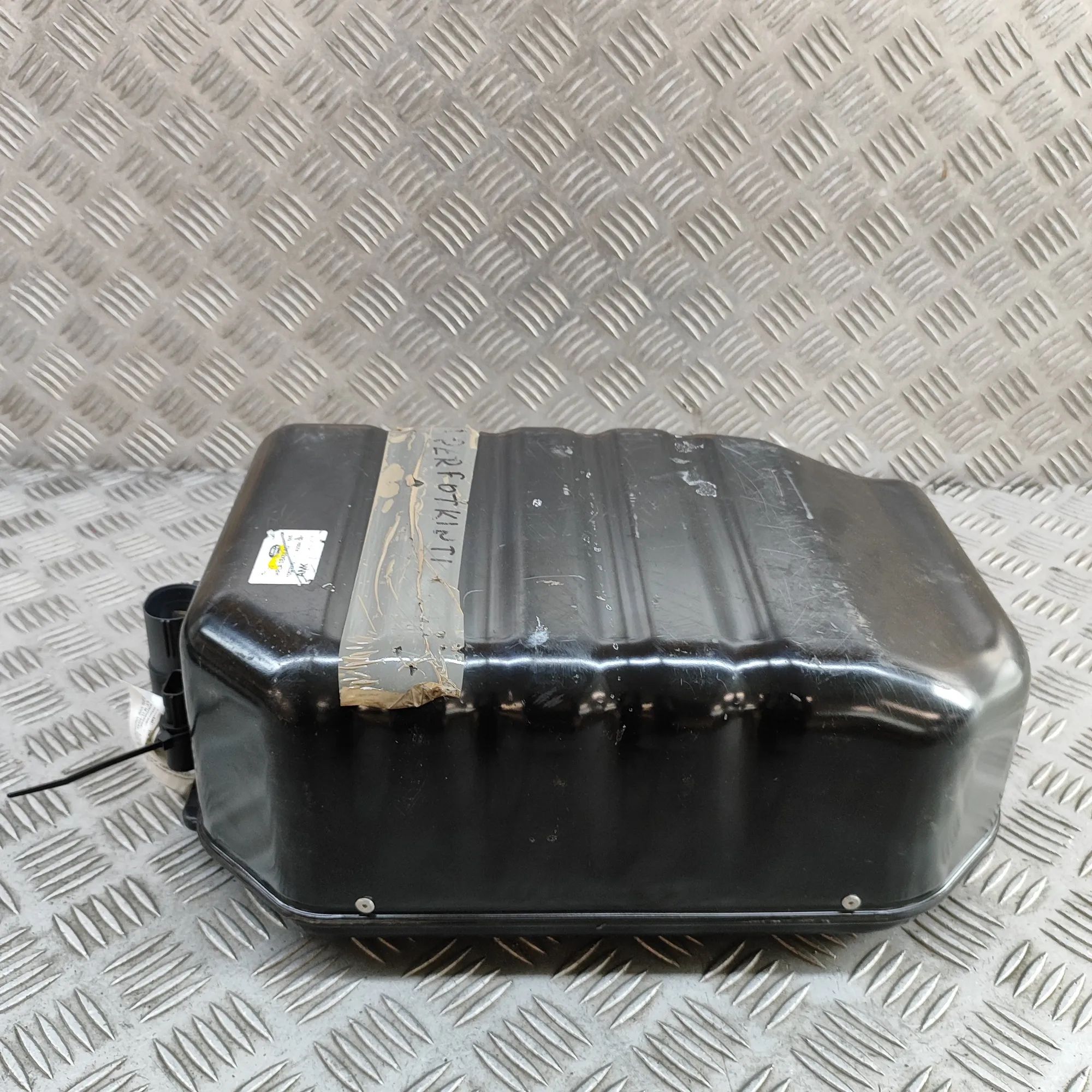 Land Rover Range Rover Sport (L494) Air Suspension Compressor HPLA-3B484-AD Air Suspension Compressor LAND RO...
