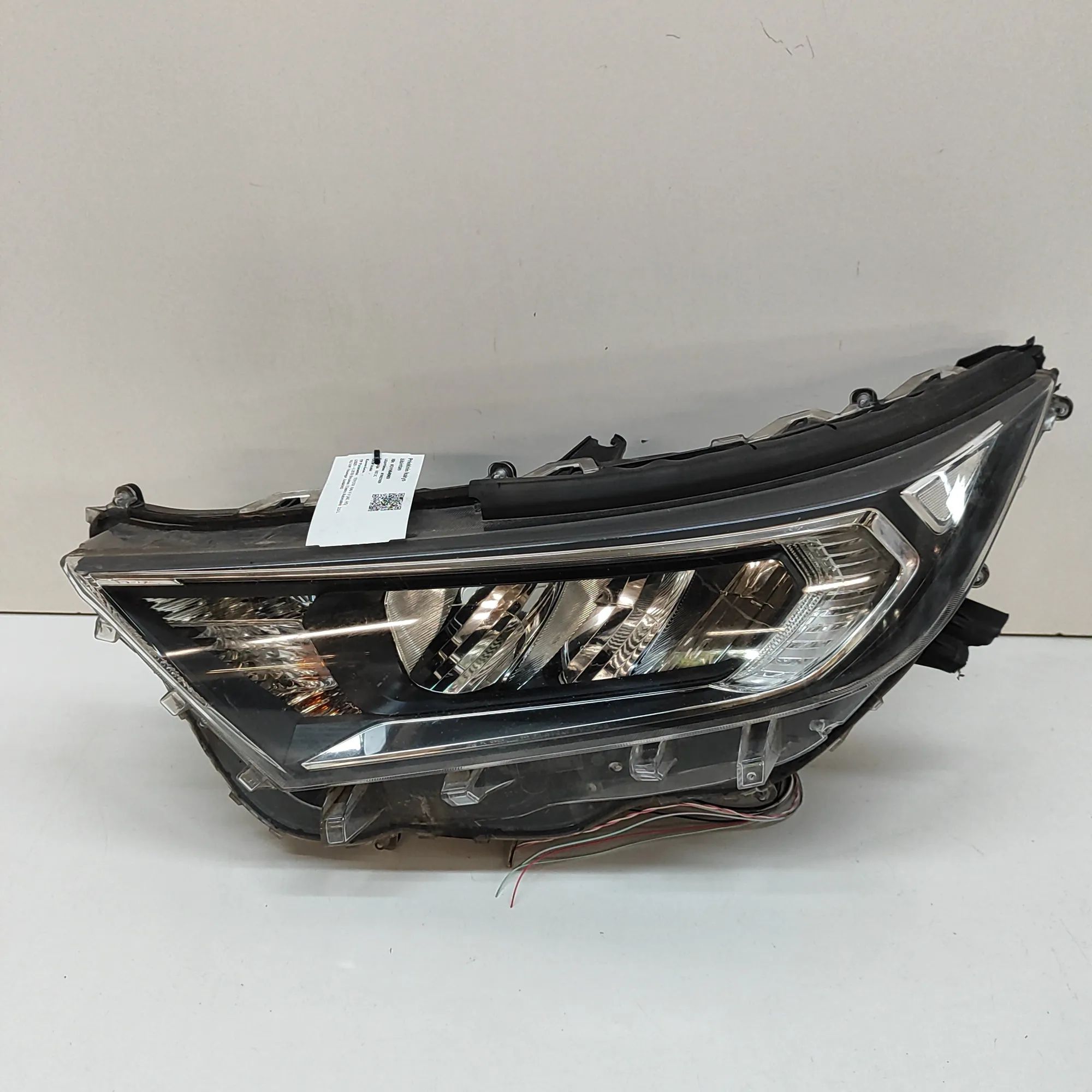 Toyota RAV4 (XA40) Front Left Headlight 89907-42020, 143700-0331, 81185-42830 Front Lef...