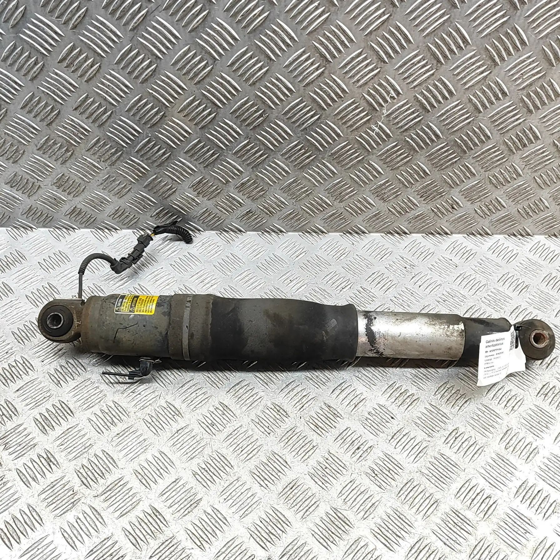 Cadillac Escalade Rear Right Shock Absorber 22312299 Rear Right Shock Absorber CADILLAC ESC...