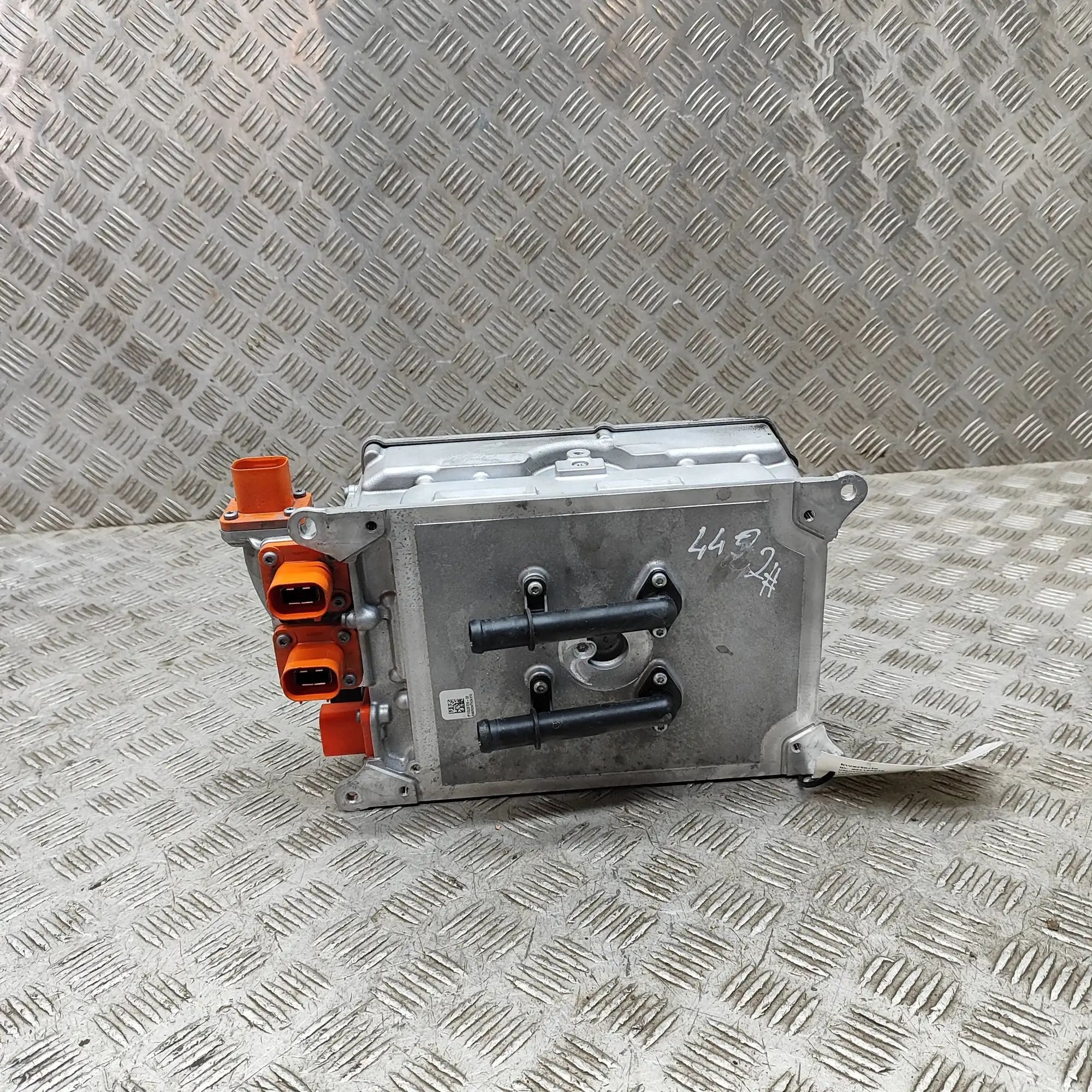 Volkswagen Passat (B8) Invertteri 5QE915682AR Inverter VW PASSAT (Variant B8 3G5)...