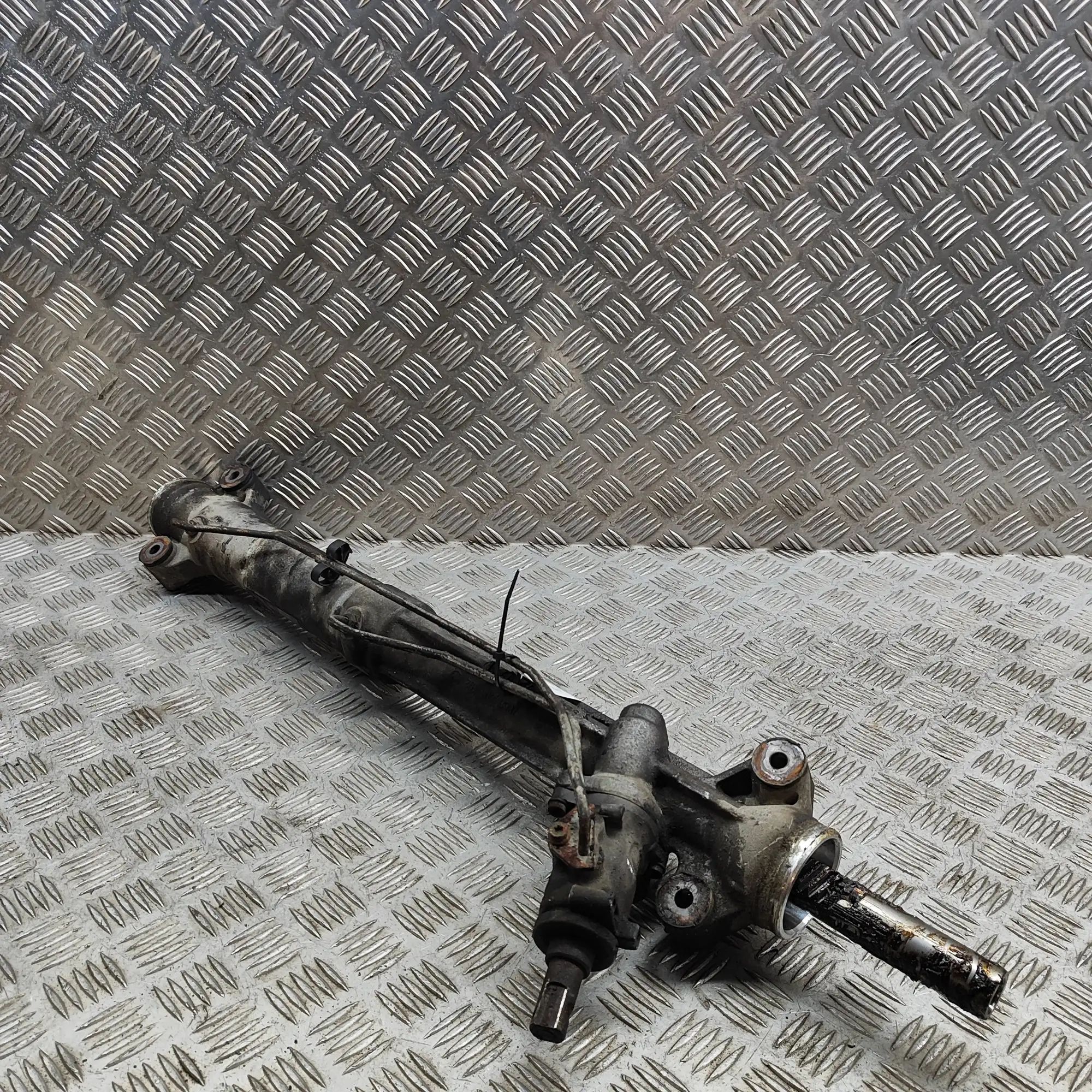 Iveco Daily steering rack 7832546889, 7853974581 Steering Rack IVECO DAIL...