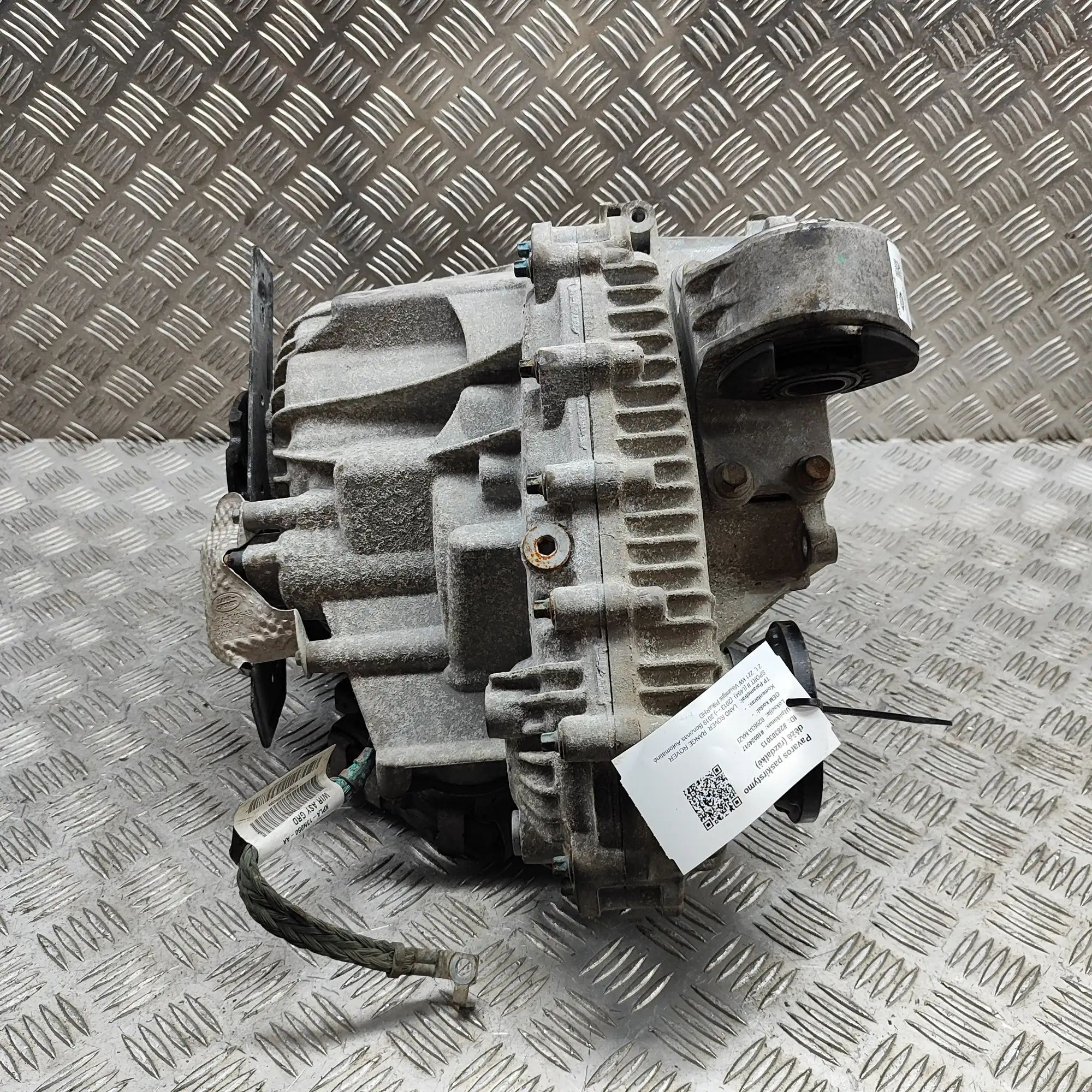 Land Rover Range Rover Sport (L494) Vahekast / nurkreduktor JPLA-6068-AB, HPLA-7J426-AD, HPLA-7K780-AE Tran...