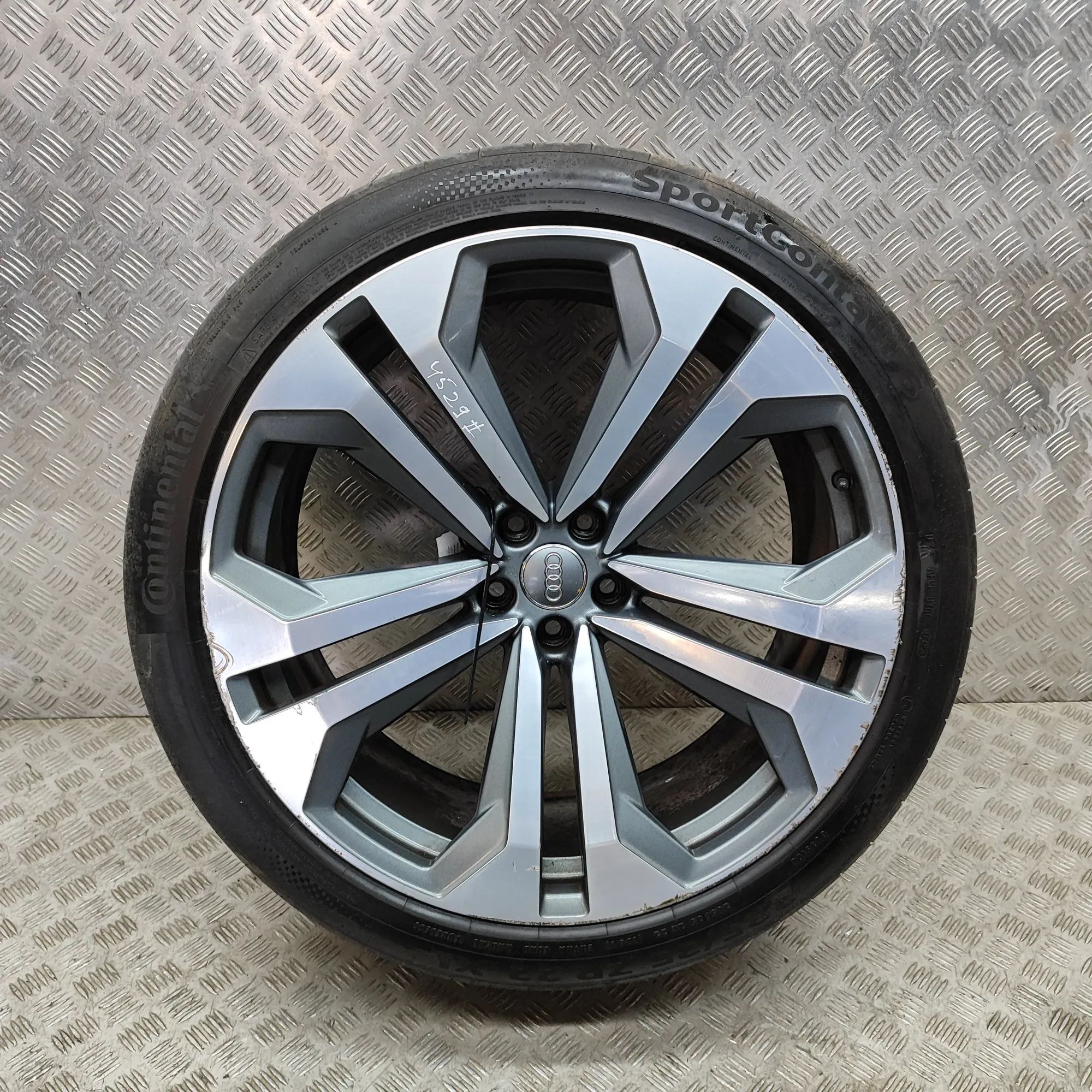 Audi Q7 (4M) Alloy Wheel 4M8601025K Alloy Wheel AUDI Q7 (4M) (2015-...)
...