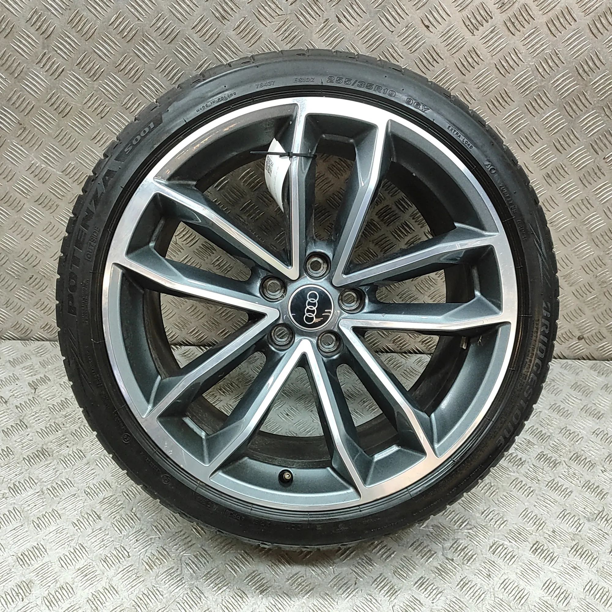 Audi A5 (B10) Alloy Wheel 8W0601025DF Alloy Wheel AUDI A5 (Sportback F5A)...
