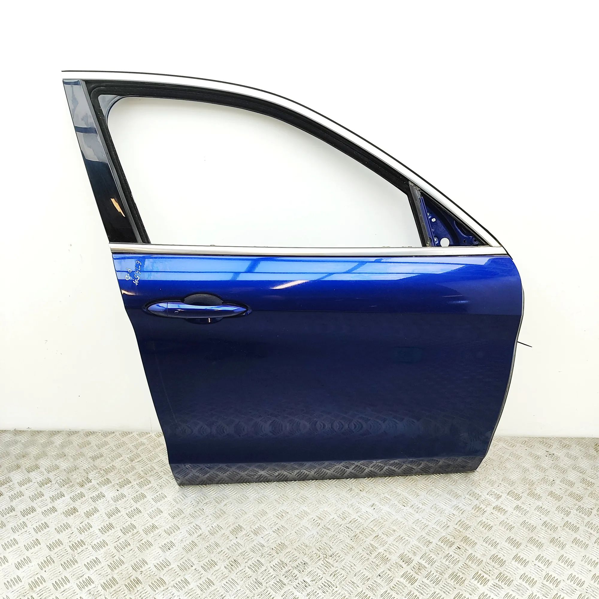 Alfa-Romeo Stelvio Front Right Door 50557000 Front Right Door ALFA ROMEO STELVIO (9...