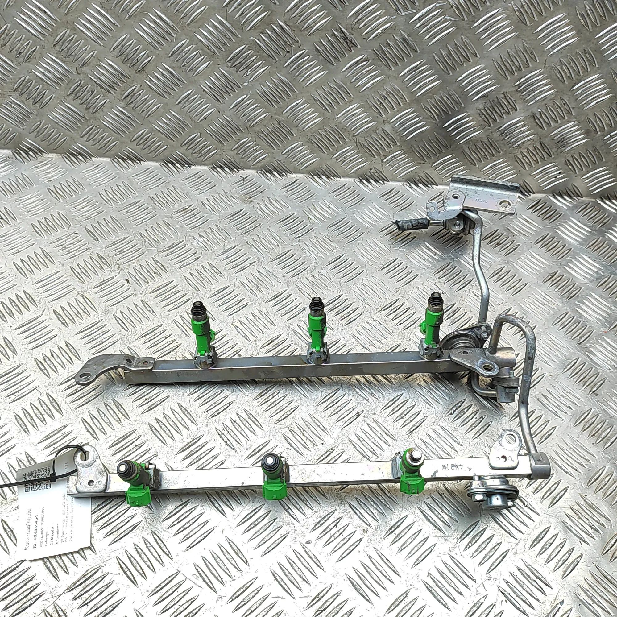 Infiniti Q50 Fuel Rail 16600-JA10A, 17521-JK20C Fuel Rail INFINITI Q50...