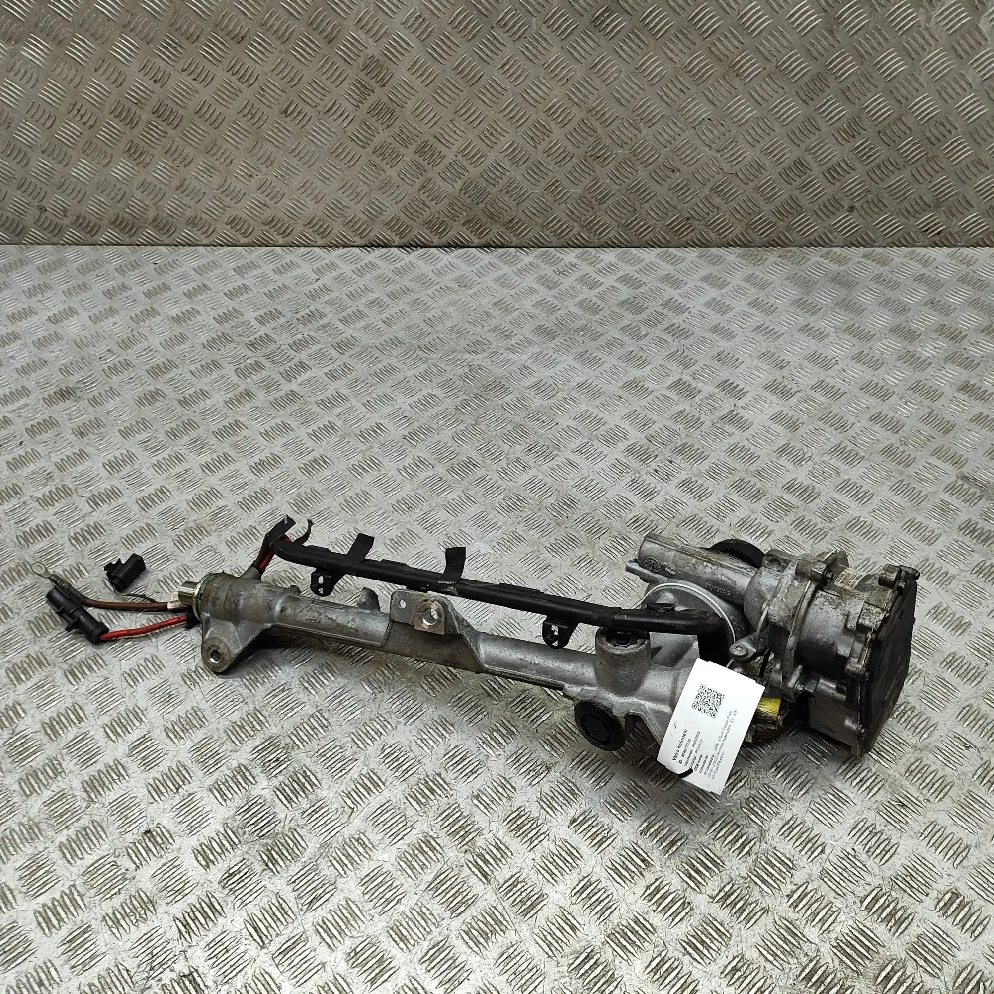 BMW 2 (F44) vairo kolonele