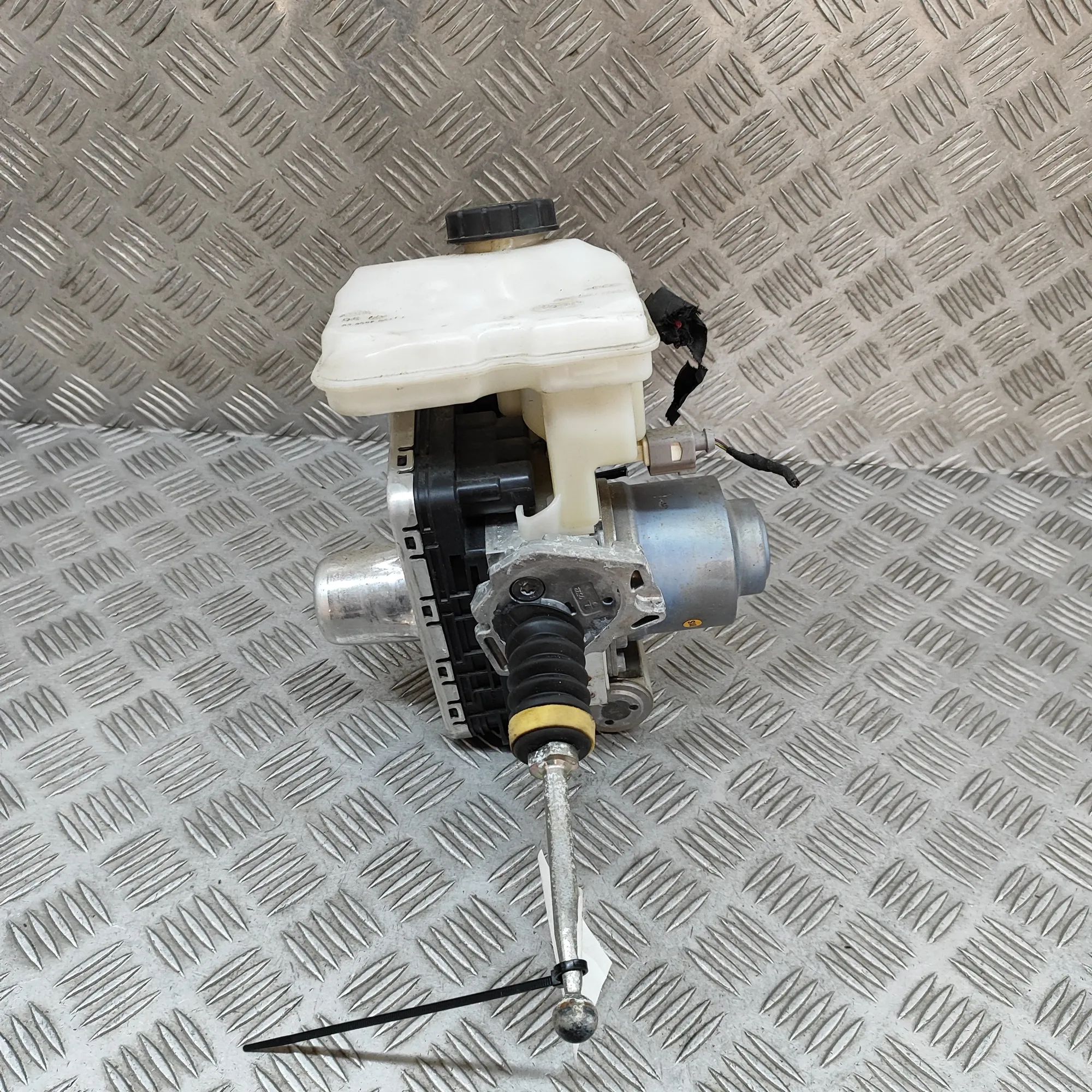 Audi e-tron Brake Servo Booster 4KE909059AC, 4KE611301B, 4KE614100AC Brake Serv...