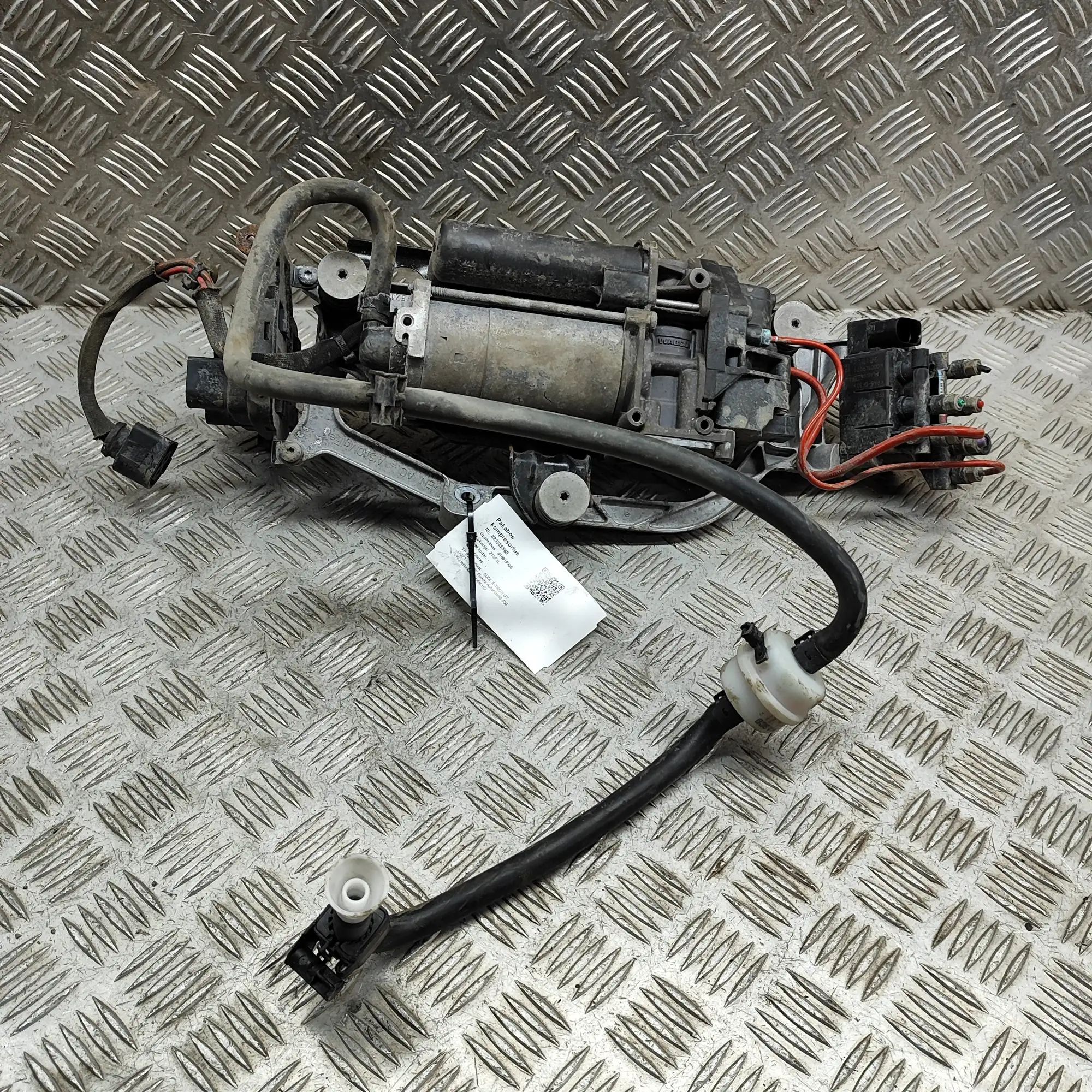 Audi e-tron GT (FW) Air Suspension Compressor 971616013C, 9J1616006D Air Suspension Compresso...