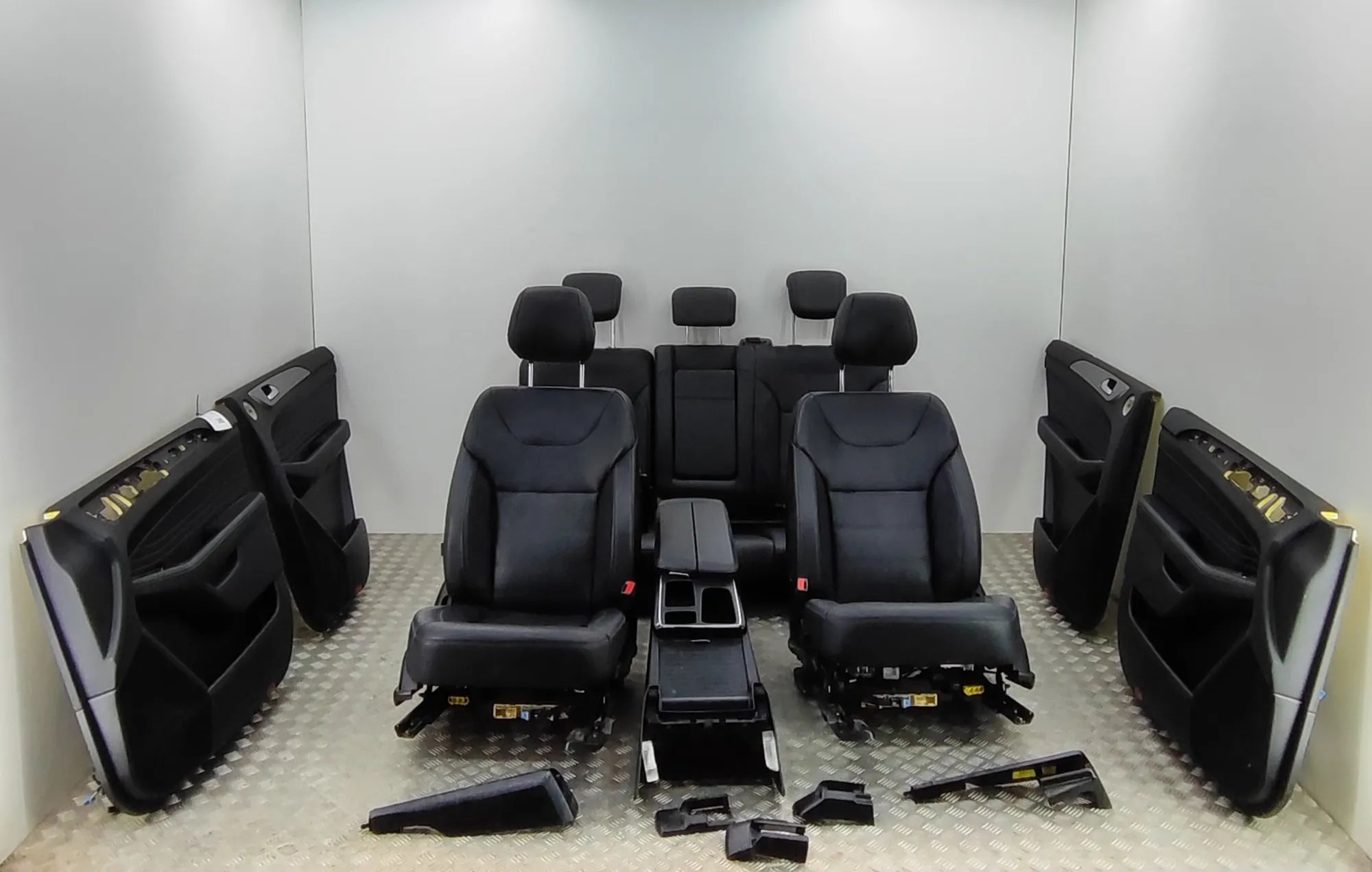 Mercedes-Benz ML / GLE (W166) Interior Seats W/ Door Cards Kit A1669106618, A1669200422, A1669200322, A1669200...