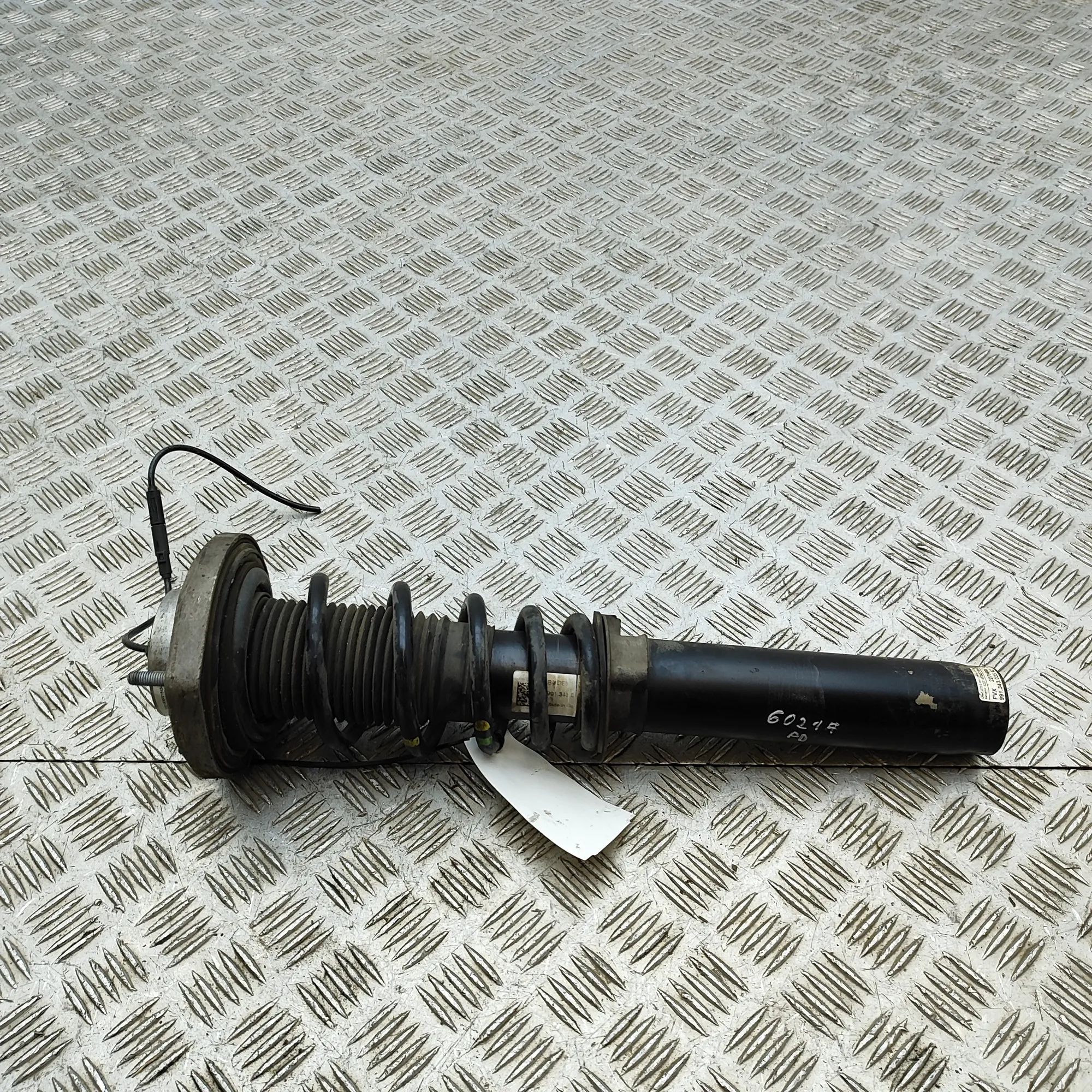 Porsche 911 (991) Front Right Shock Absorber 99134303542 Front Right Shock Absorber PORSCHE ...