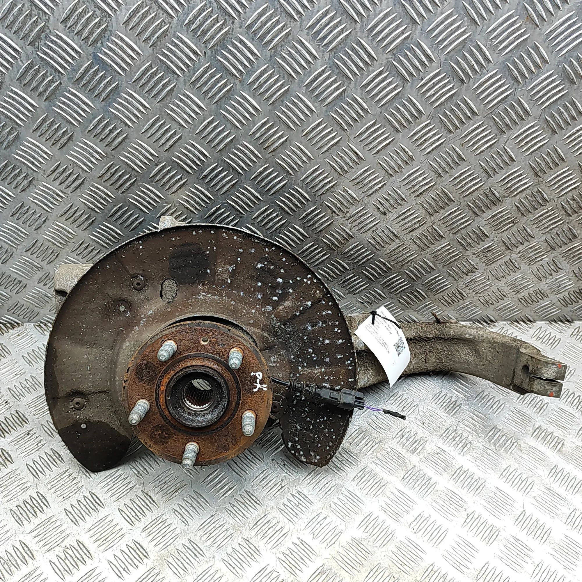 Tesla Model X Front Left Wheel Hub 1027311-00-F Front Left Wheel Hub TESLA MODEL X...