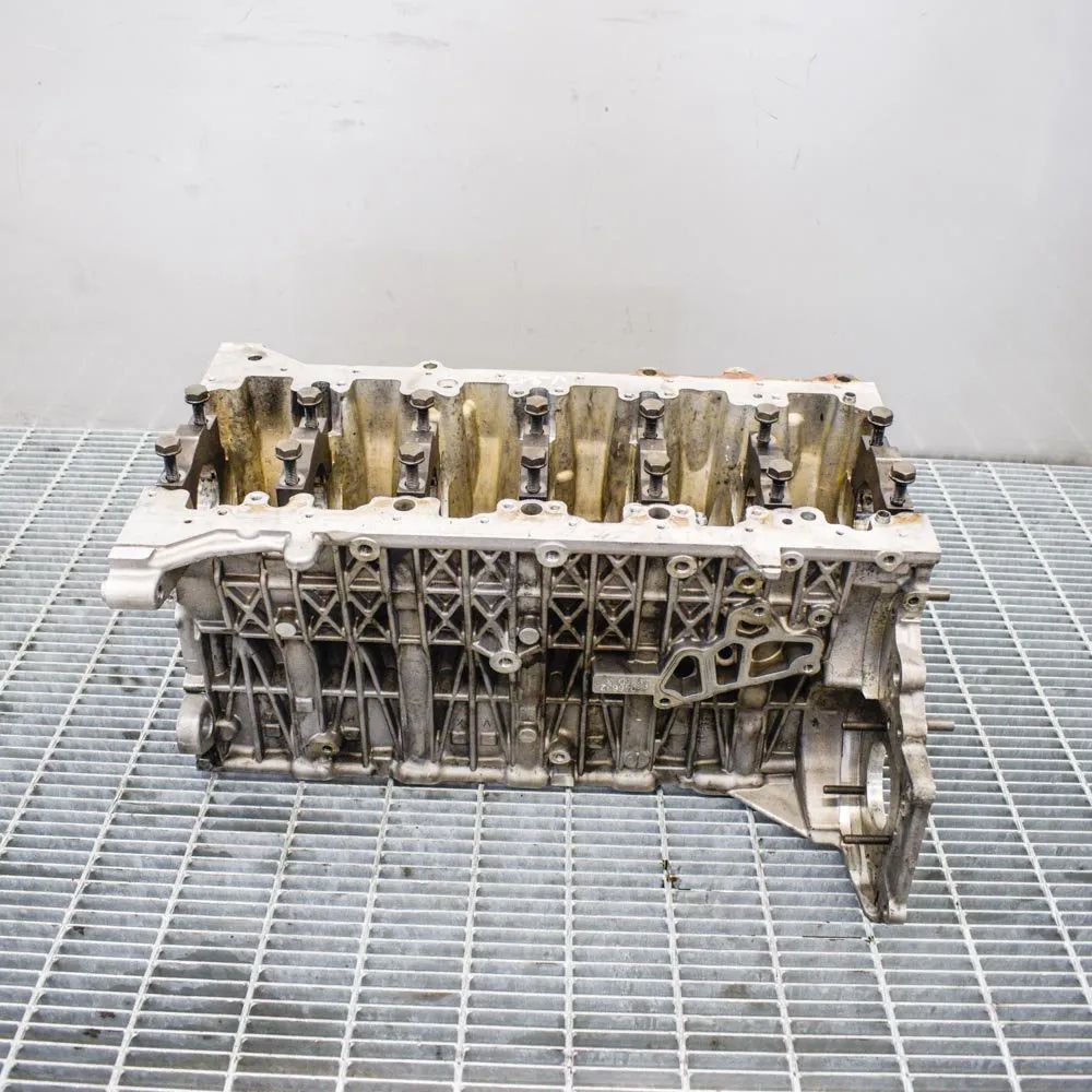 BMW 5 (E60 / E61) блок двигателя 77843327792821 Engine Block BMW 5 SERIES (Touri...
