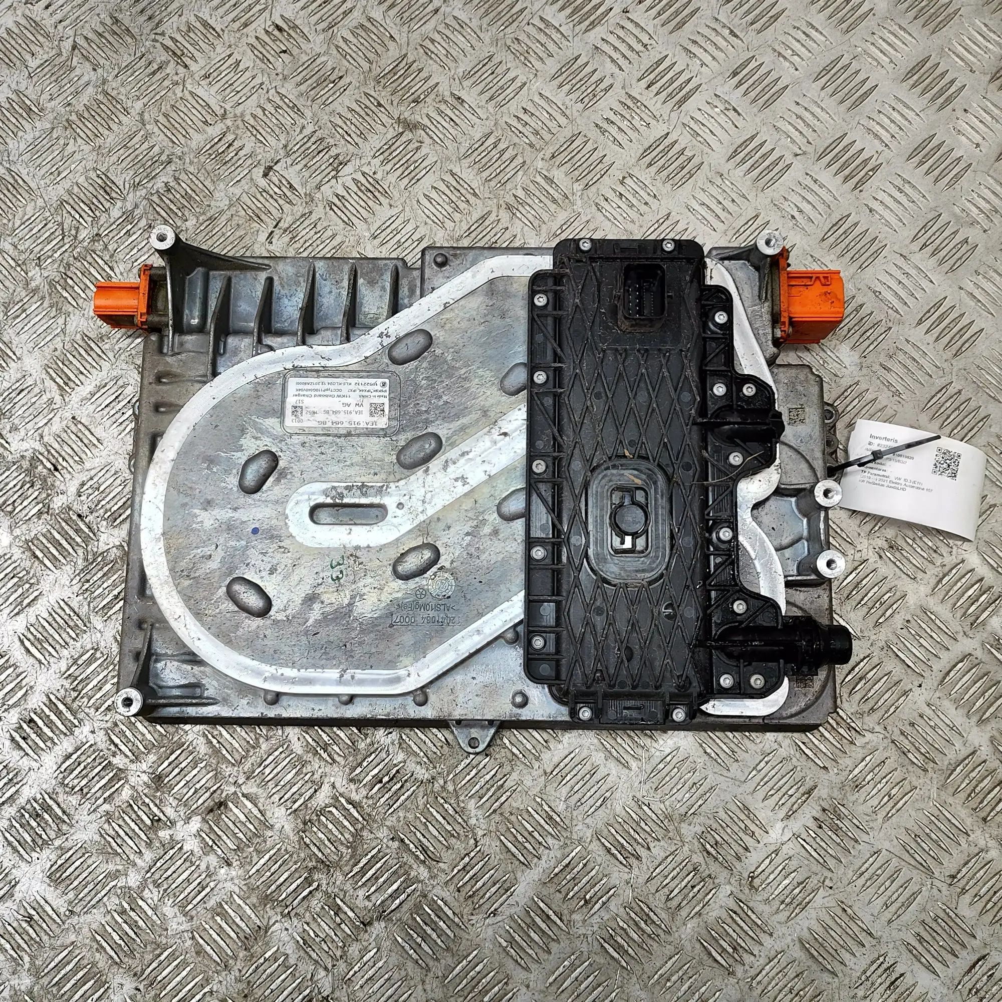 Volkswagen ID.3 инвертор 1EA915684BG Inverter VW ID.3 (E11) (2019-...)

...