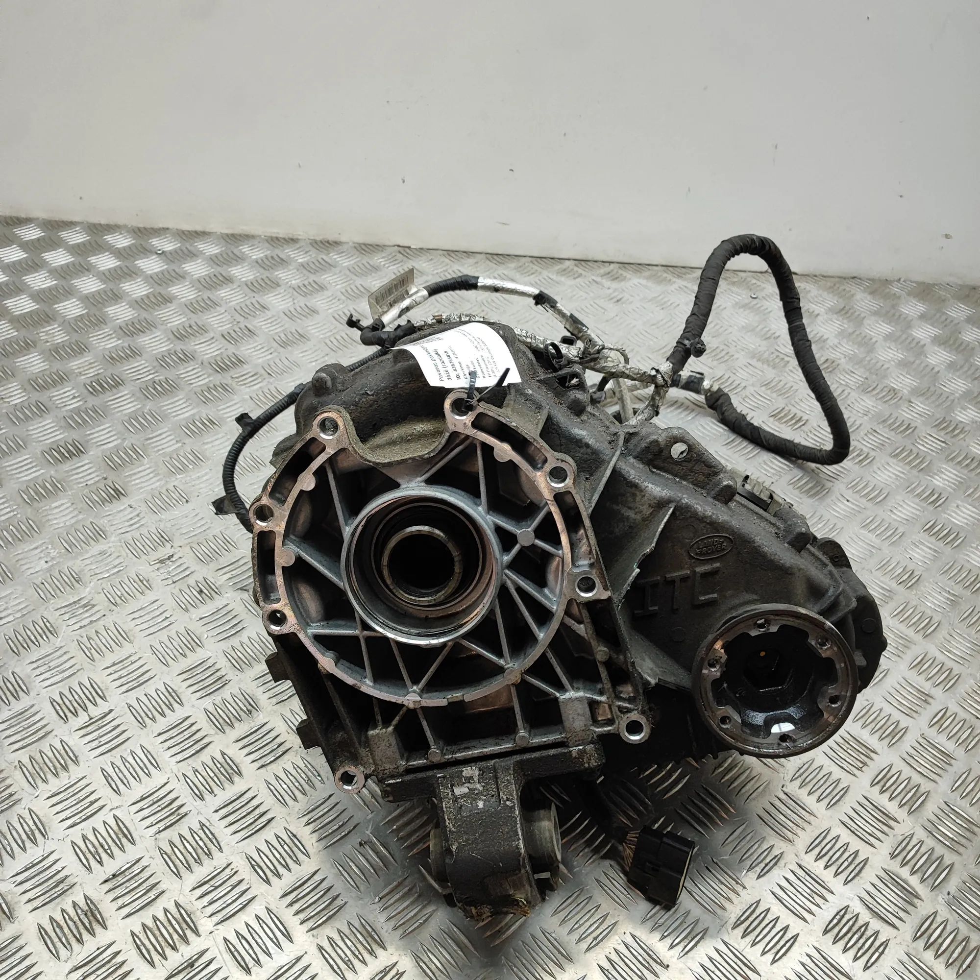 Land Rover Range Rover Sport (L494) Vahekast / nurkreduktor HPLA-7J426-AB, HPLA-7C078-BJD, FW93-5L200-AA, H...