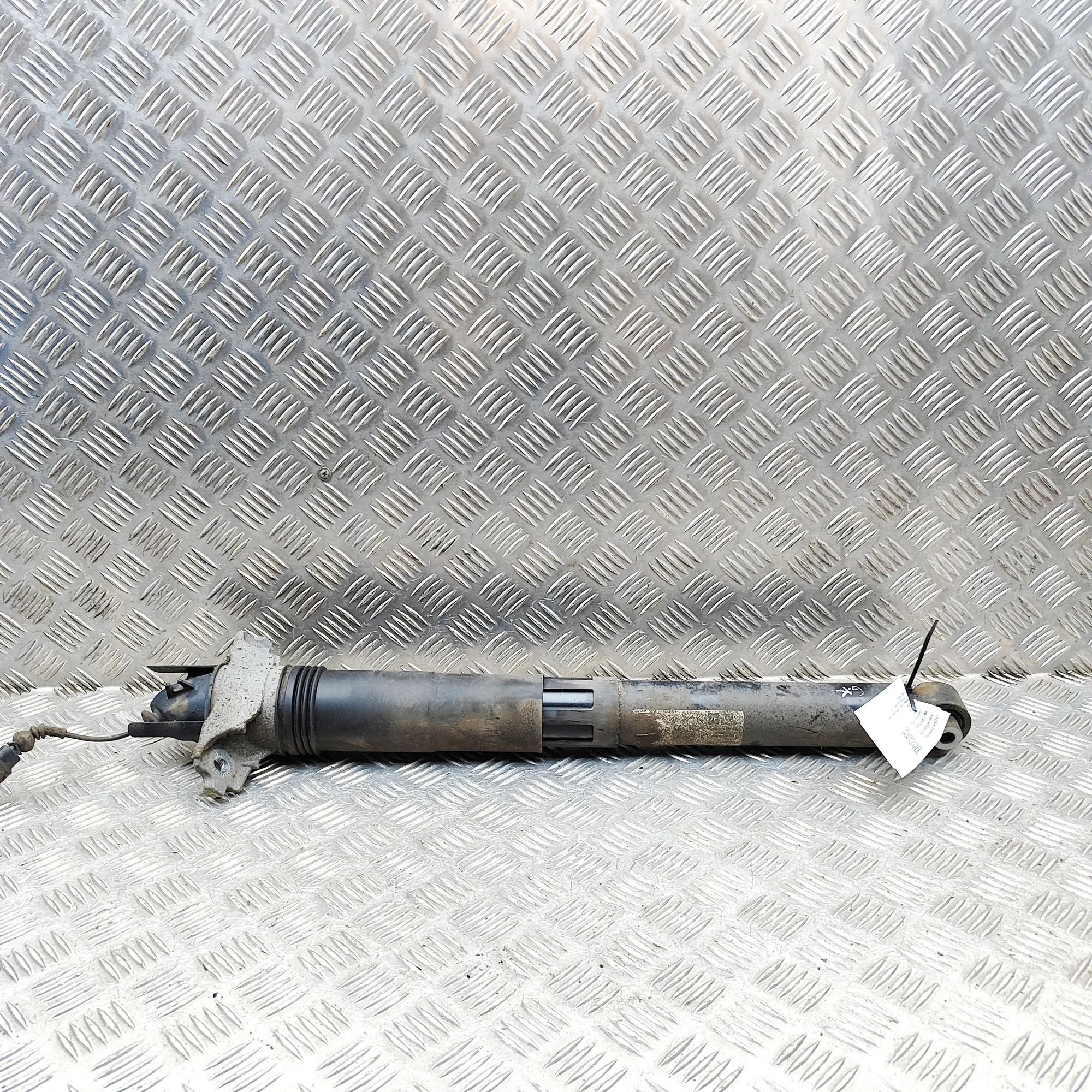 Porsche Cayenne Rear Left Shock Absorber 9Y0513031C Rear Left Shock Absorber PORSCHE CAY...