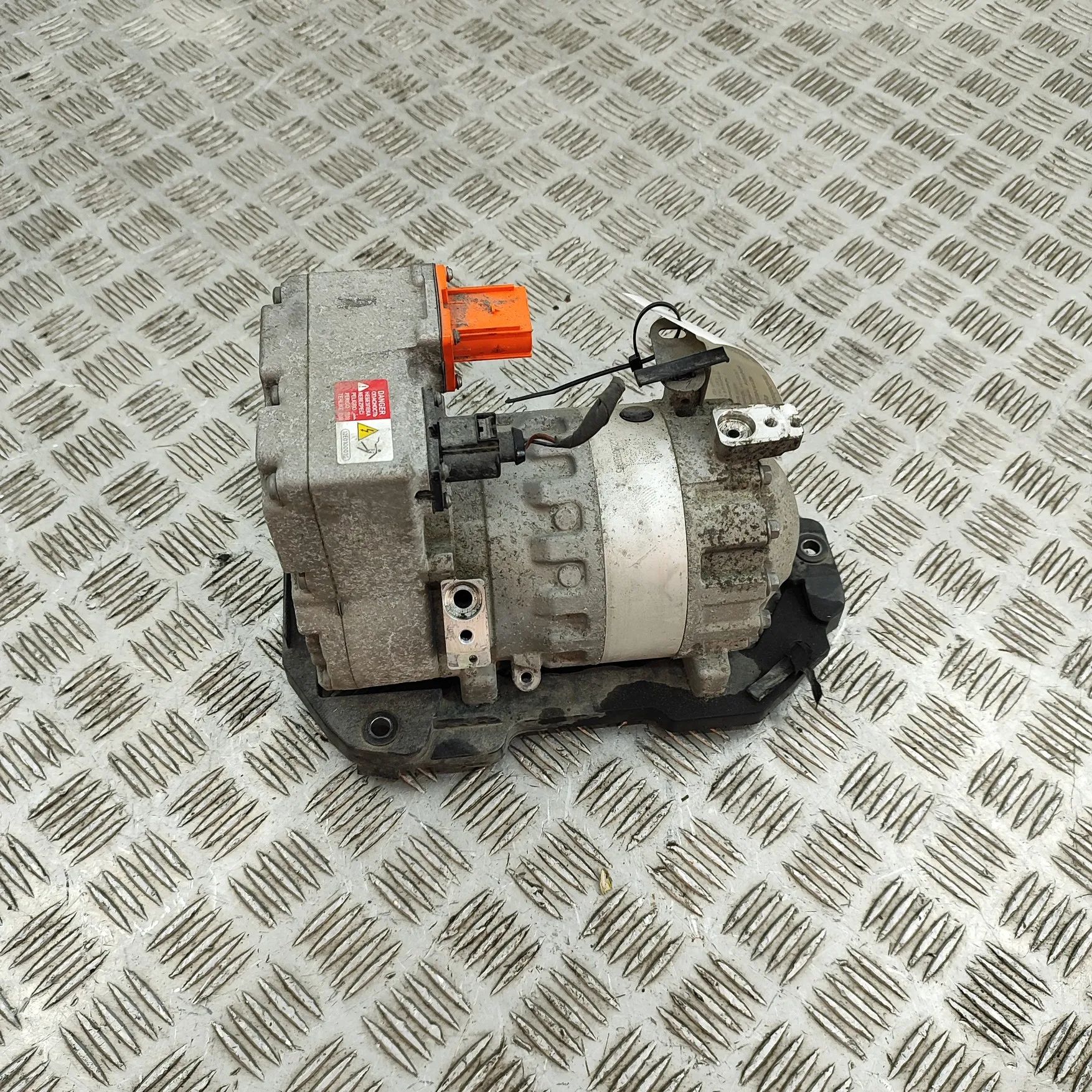 Skoda Enyaq Air Condition A/C Pump 1EA816551H, 1EA820808E Air Condition A/C Pump S...