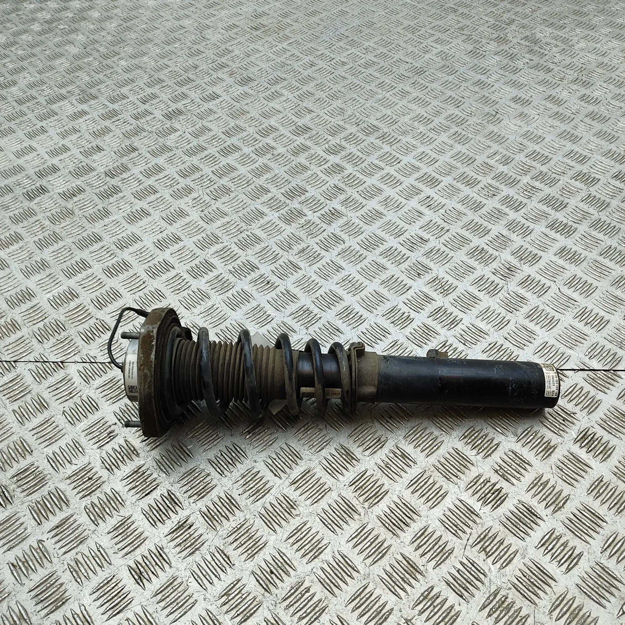 Porsche 911 (991) Front Left Shock Absorber 99134303542 Front Left Shock Absorber PORSCHE 9...