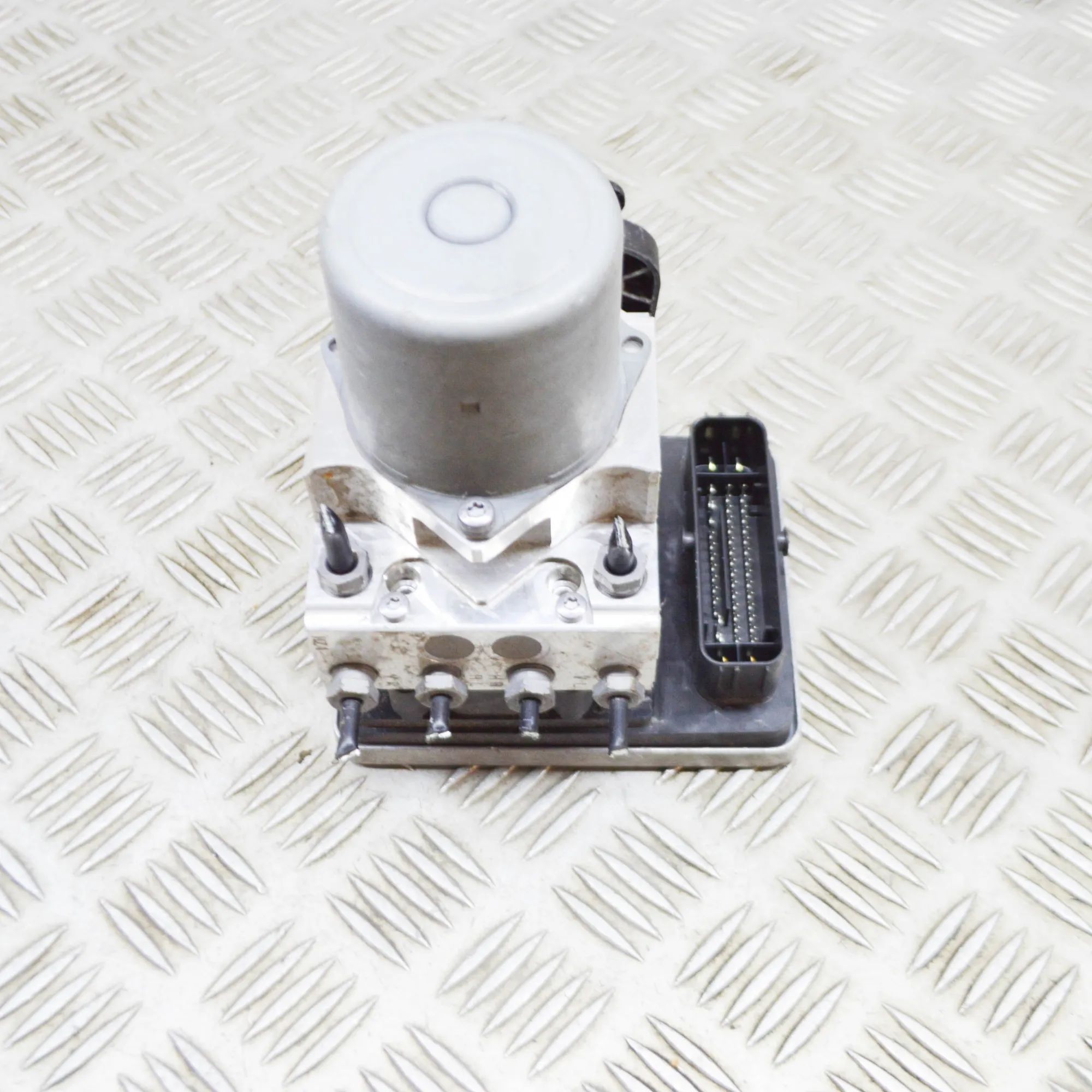 Mercedes-Benz EQC (N293) ABS hydraulic pump A2939004900 ABS Pump MERCEDES-BENZ EQC (2020-.....