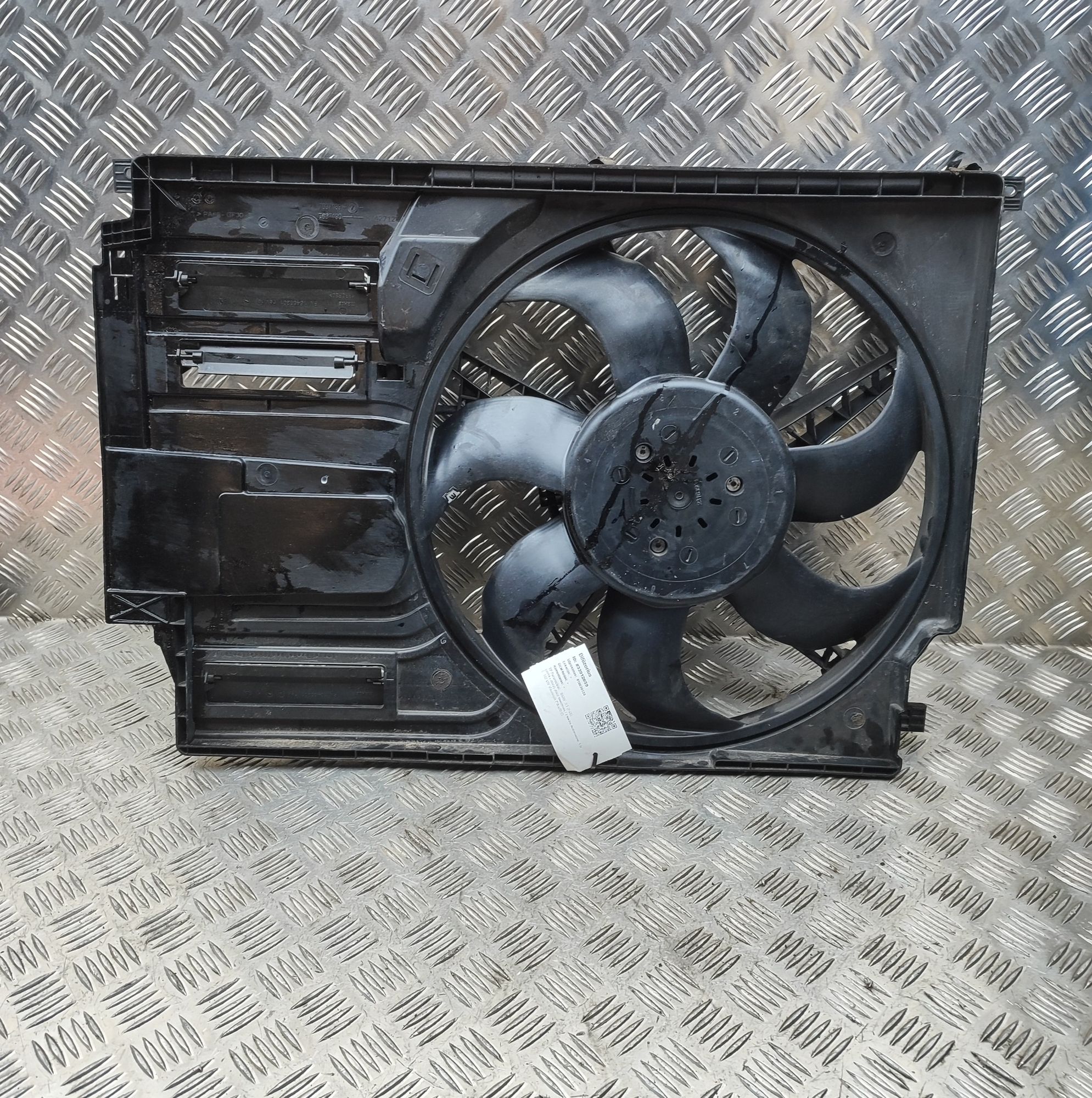 BMW X1 (F48) Engine Cooling Fan Shroud 7636071, KU988004, 7646410 Engine Cooling Fan S...