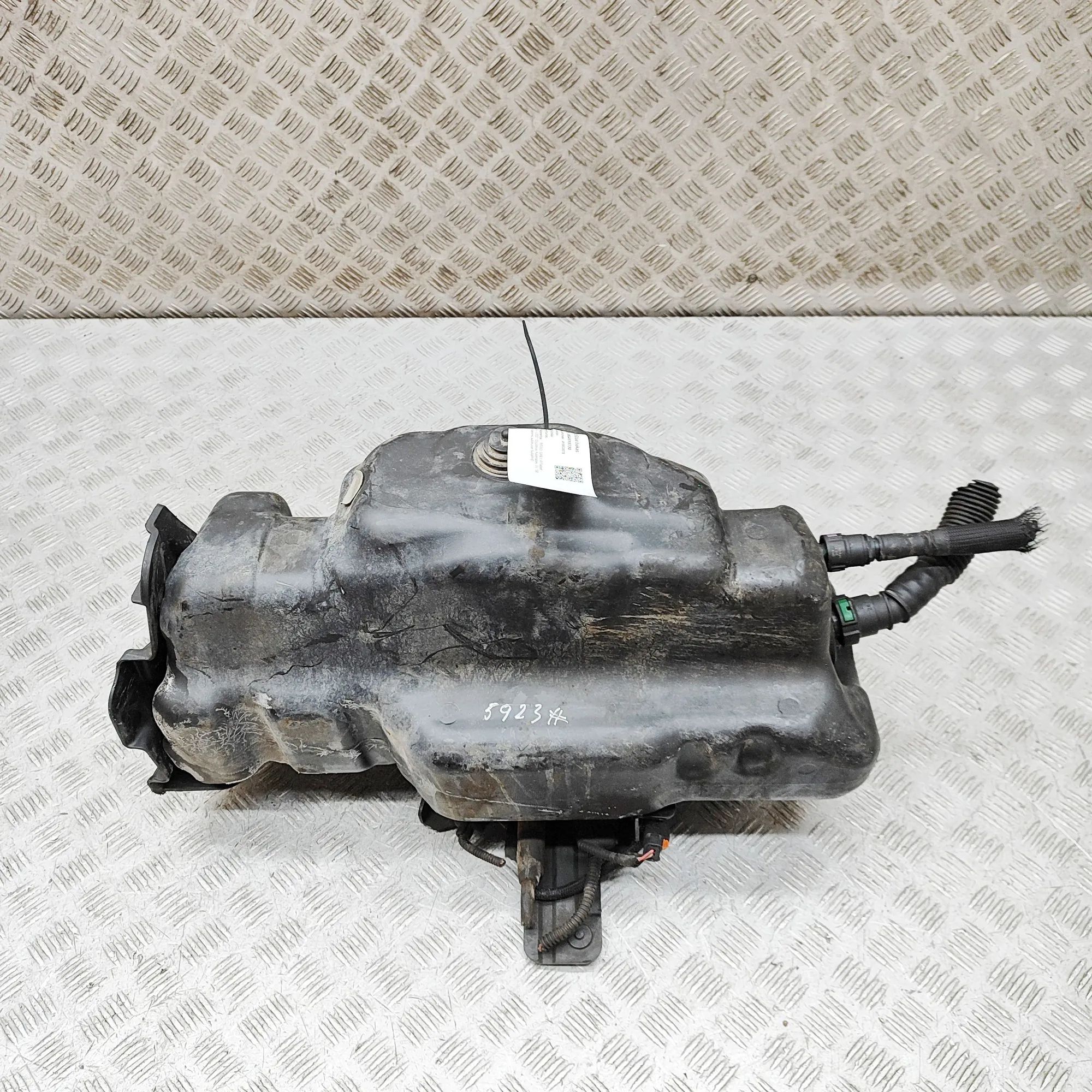 Iveco Daily Adblue tank 5802327987 AdBlue Tank IVECO DAILY (VI Flatbed)...