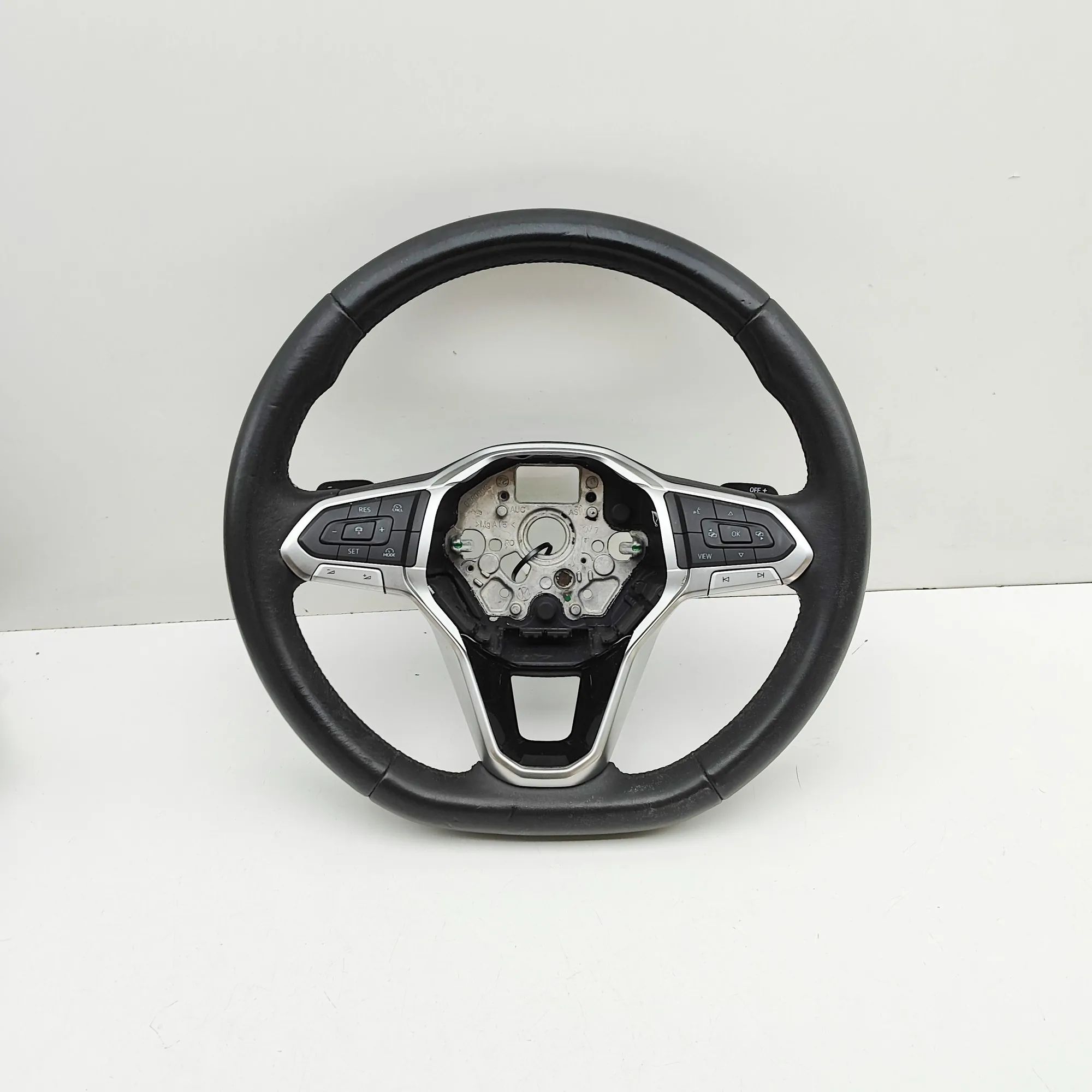 Volkswagen Multivan (T7) steering wheel 663664600A, 2K7419089D Steering Wheel VW MULTIV...