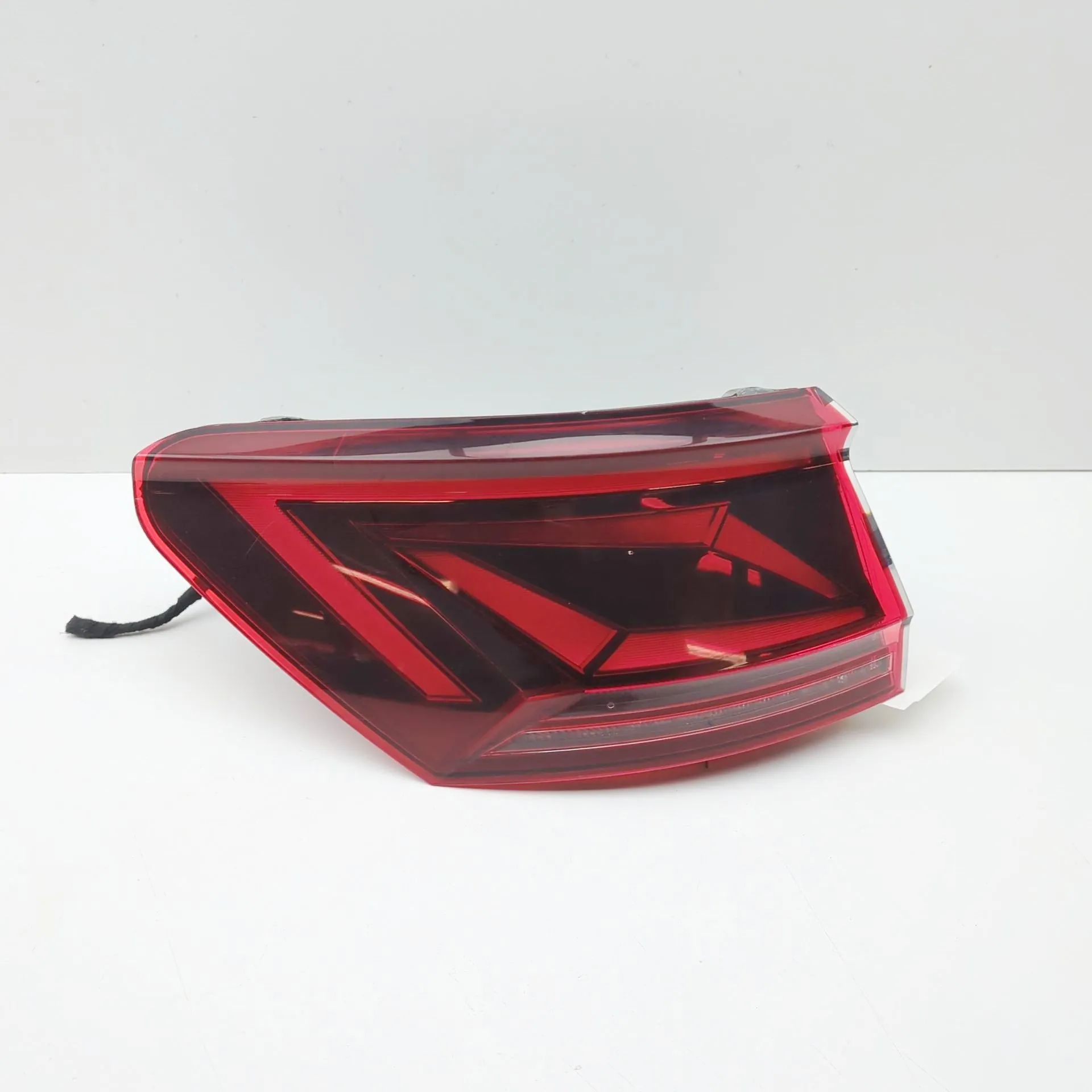 Volkswagen Touareg Rear Left Tail Light 780945207D Rear Left Tail Light VW TOUAREG (CR7...