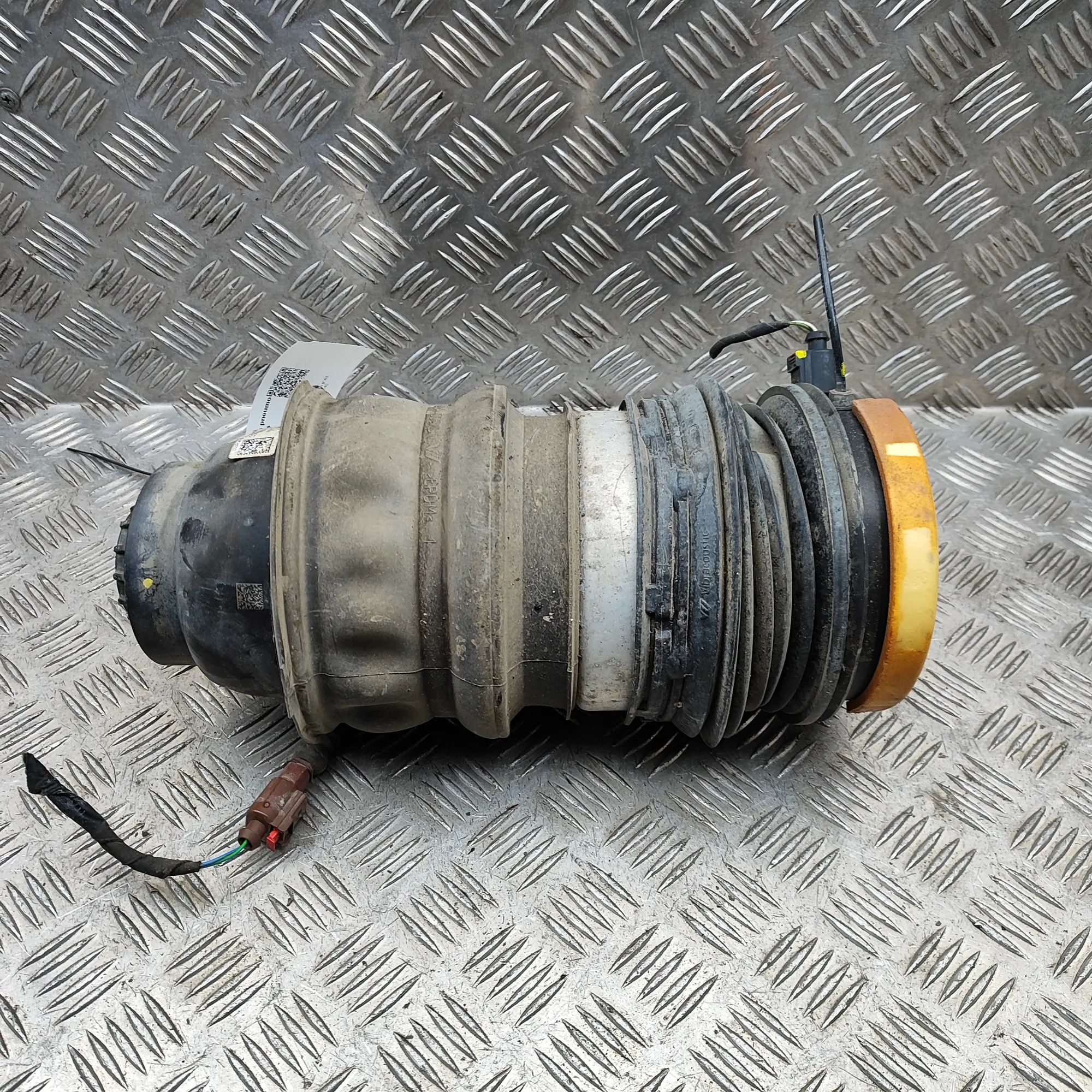 Audi e-tron GT (FW) Rear Left Air Shock Absorber 9J1971289C, 9J1616025C Rear Left Air Shock Abso...