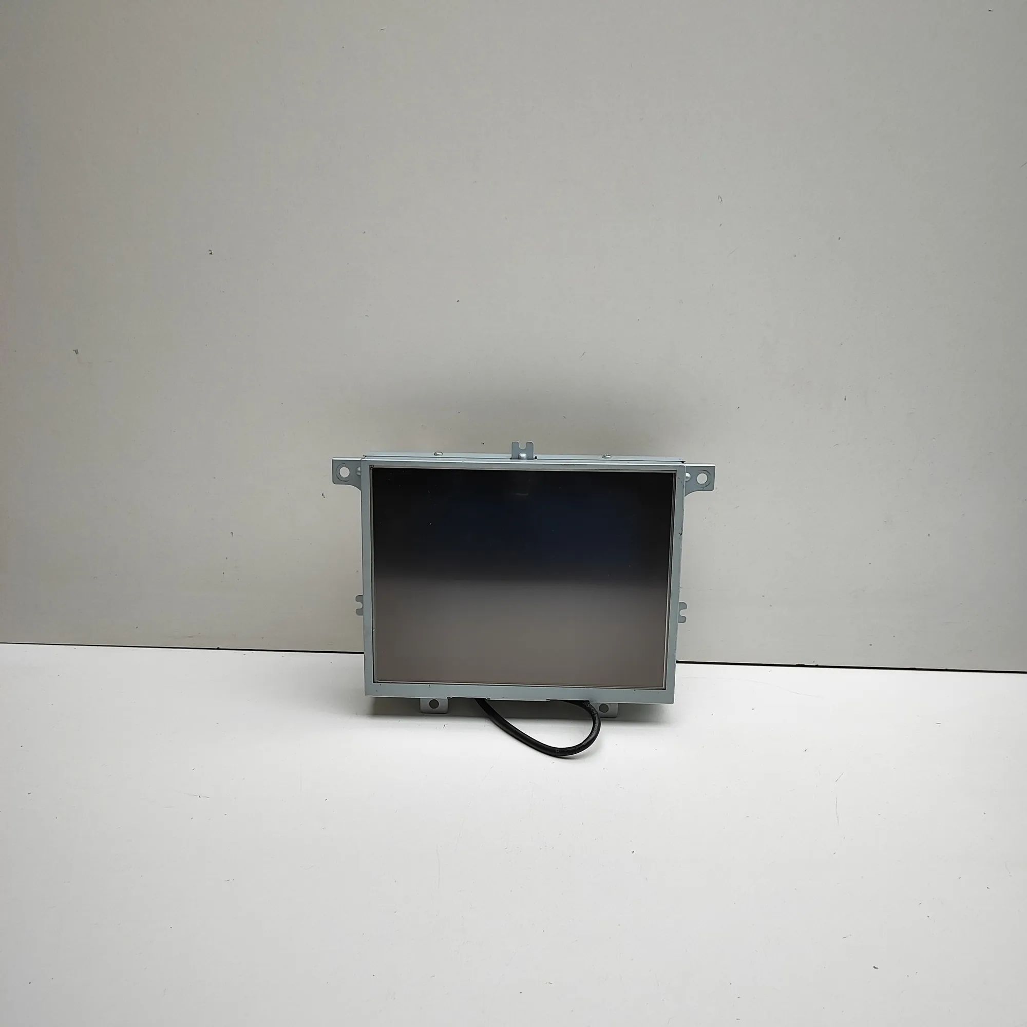 Maserati Ghibli Navigation Screen Display 670034541, 68282697AA Navigation Screen Display...