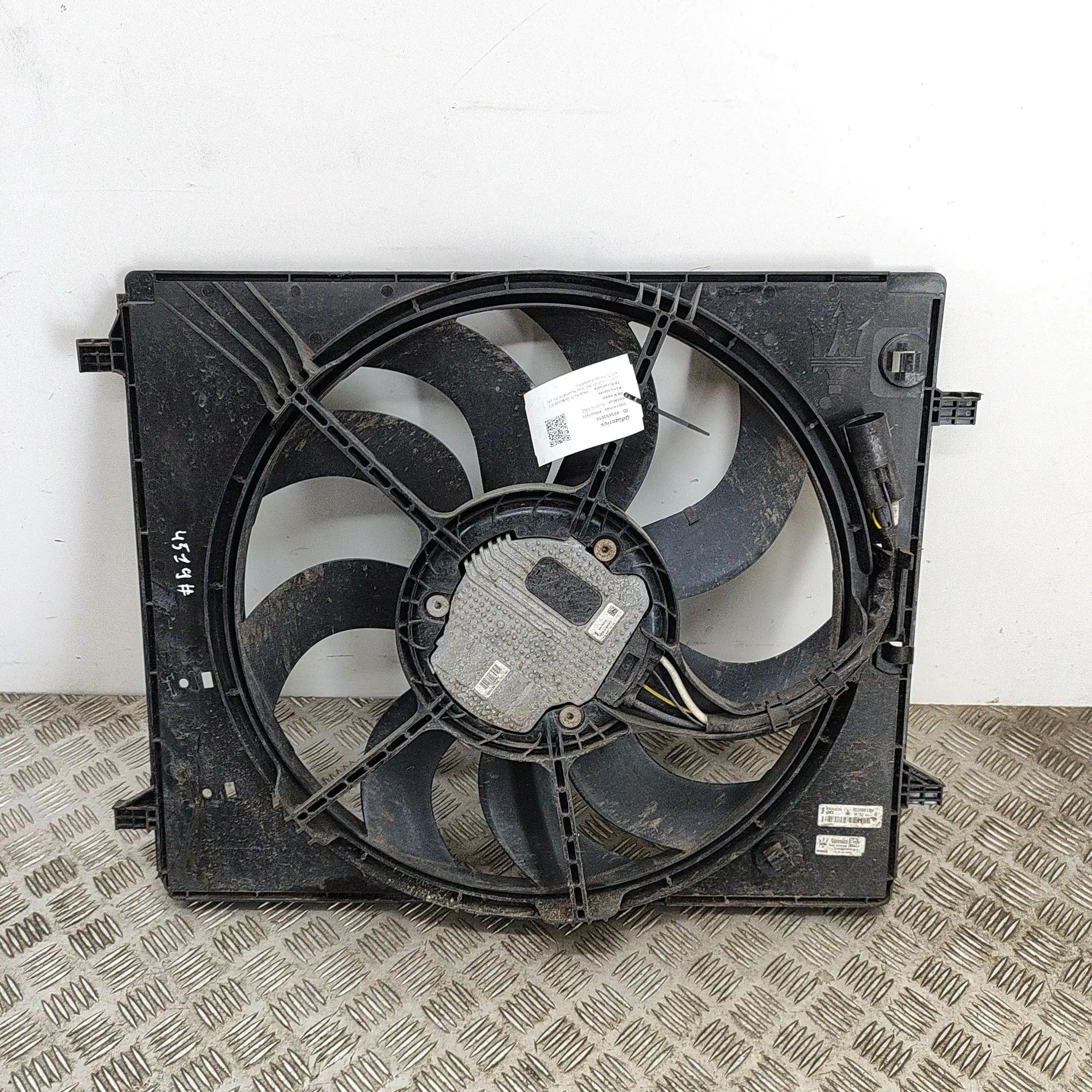 Maserati Ghibli Engine Cooling Fan Shroud LD920003, 670109995 Engine Cooling Fan Shroud M...