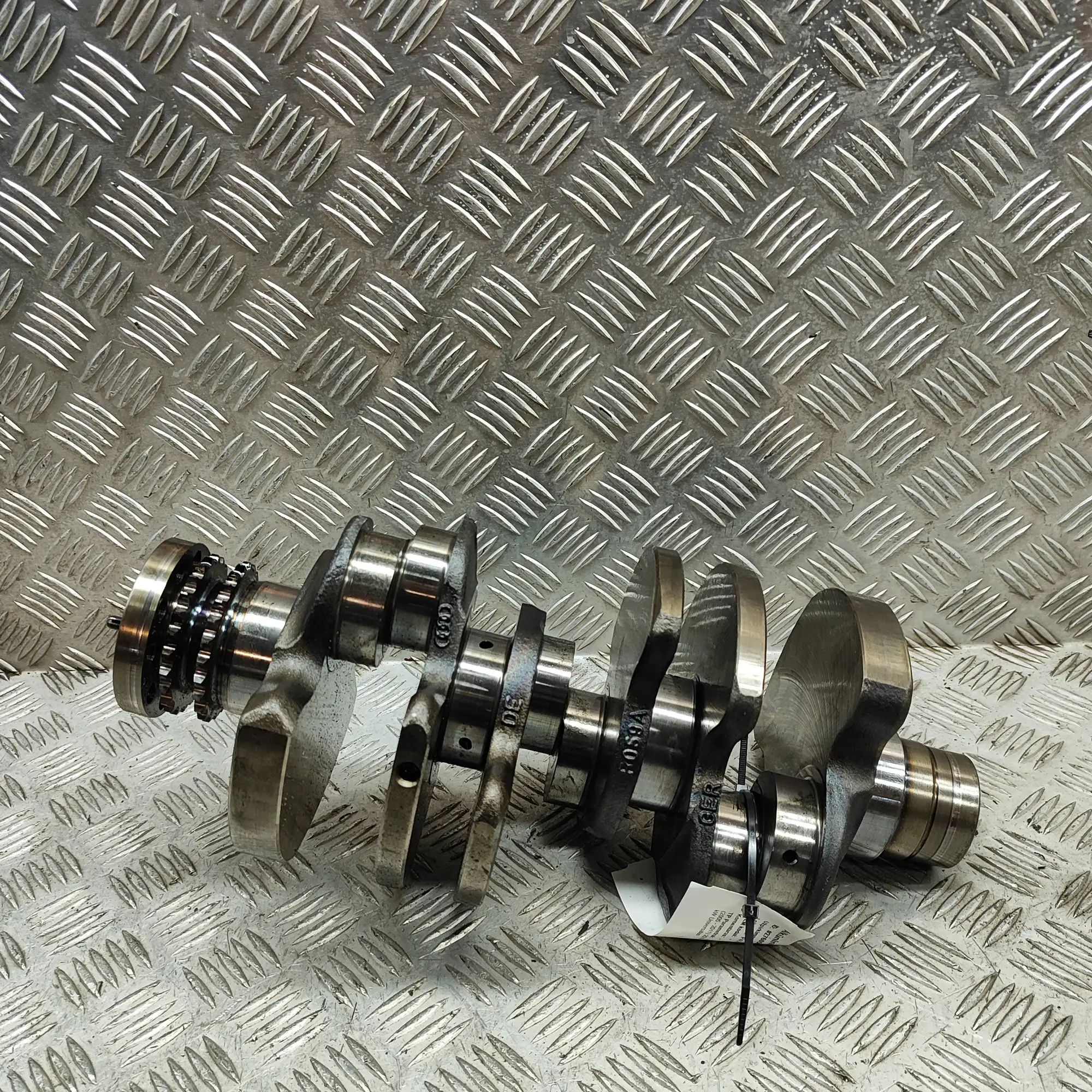 Audi A6 (C6) crankshaft 059105101BC Crankshaft AUDI A6 (Avant 4F5, C6) ...