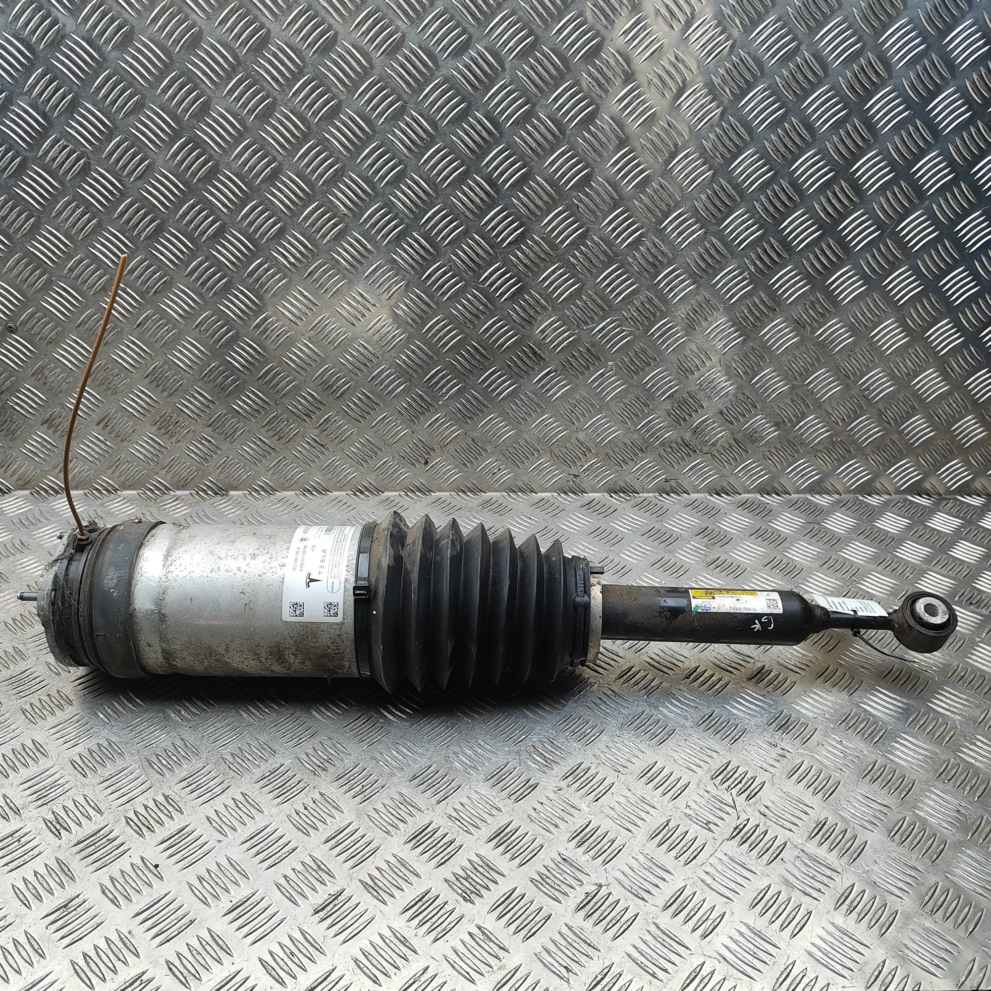 Tesla Model X Rear Left Air Shock Absorber 1027461-00-G Rear Left Air Shock Absorber TESLA...
